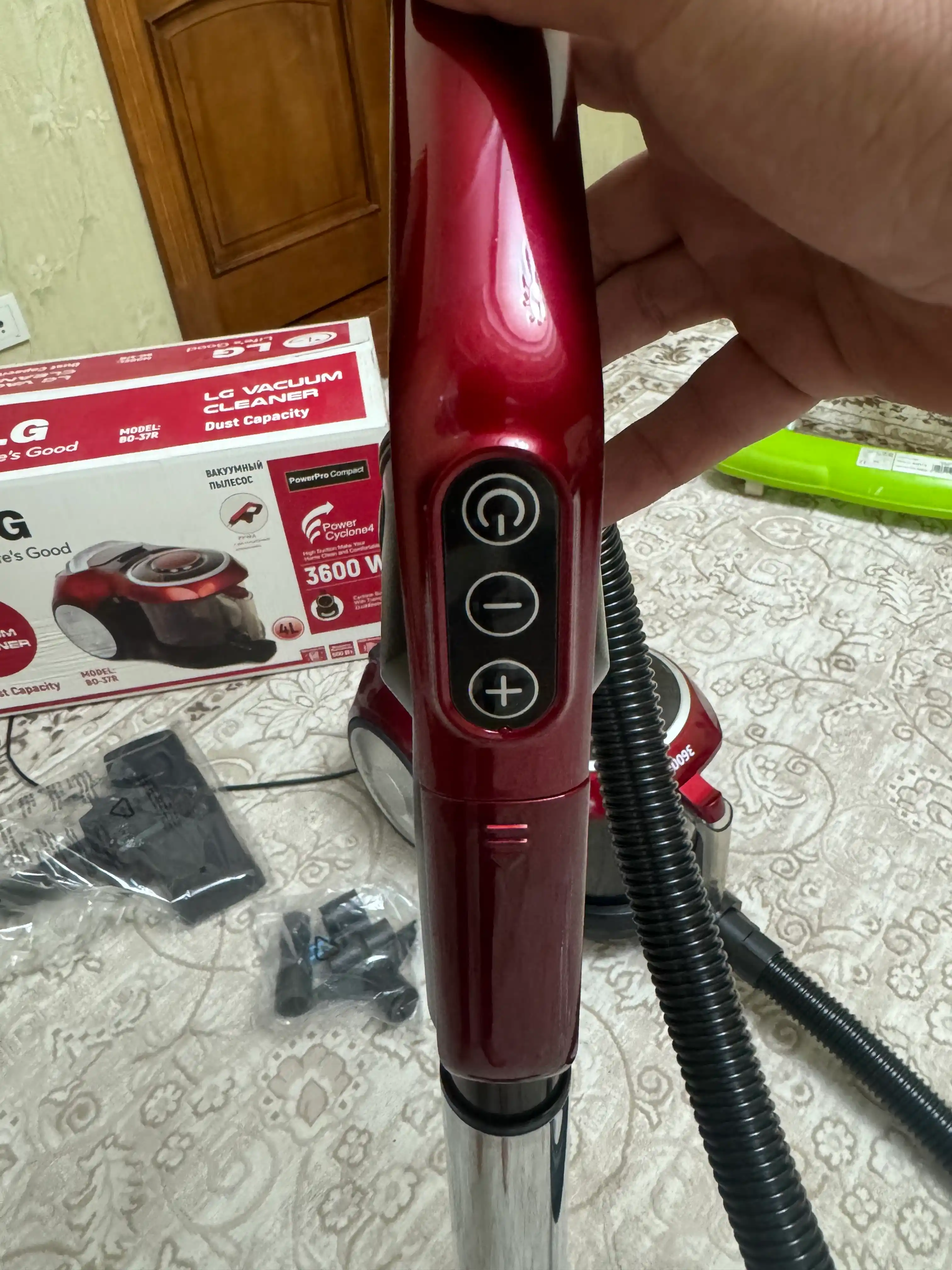 Пылесос LG мощный 3600W, инновационный циклонный, телескопической трубой, HEPA фильтр