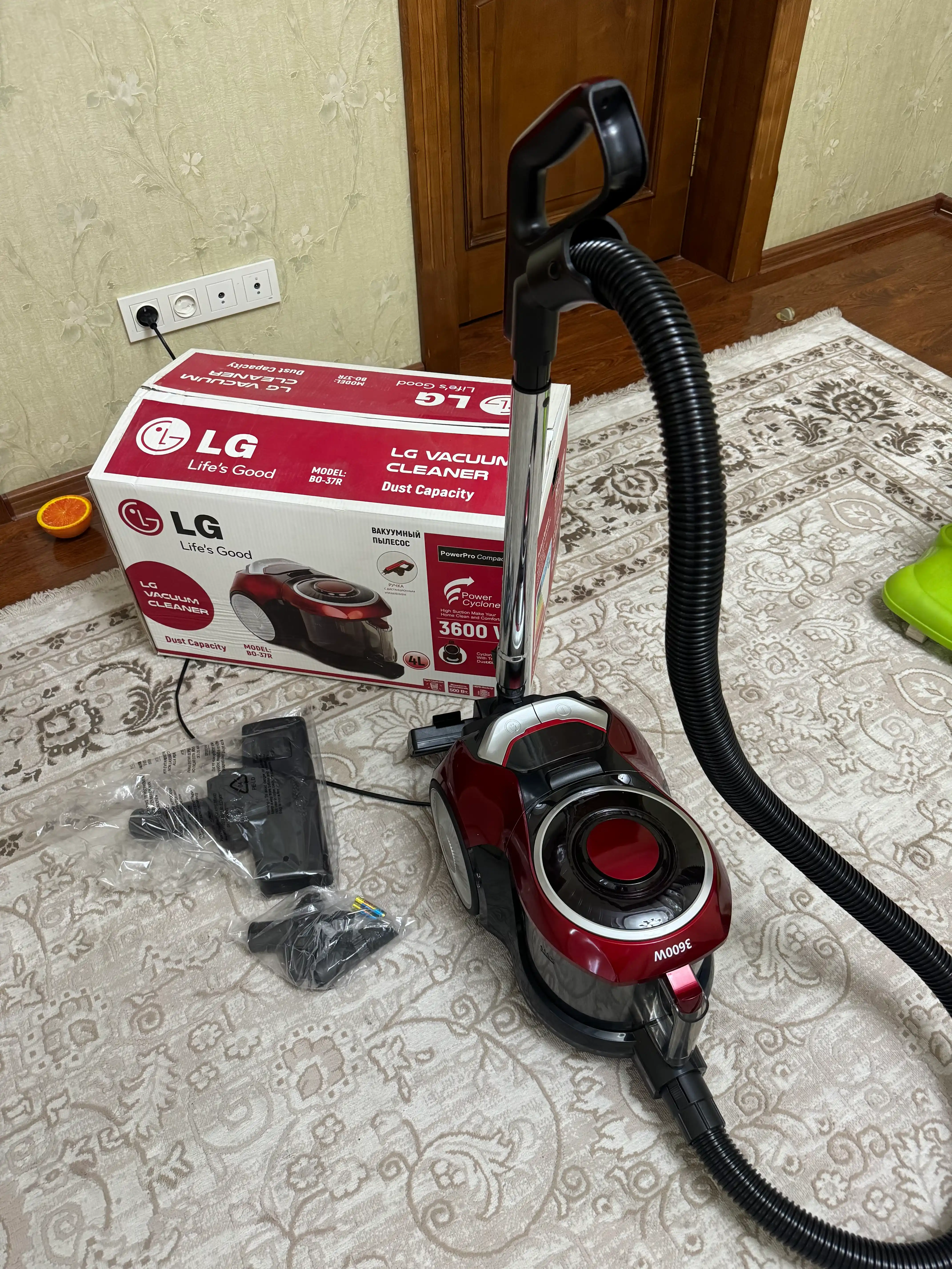 Пылесос LG мощный 3600W, инновационный циклонный, телескопической трубой, HEPA фильтр