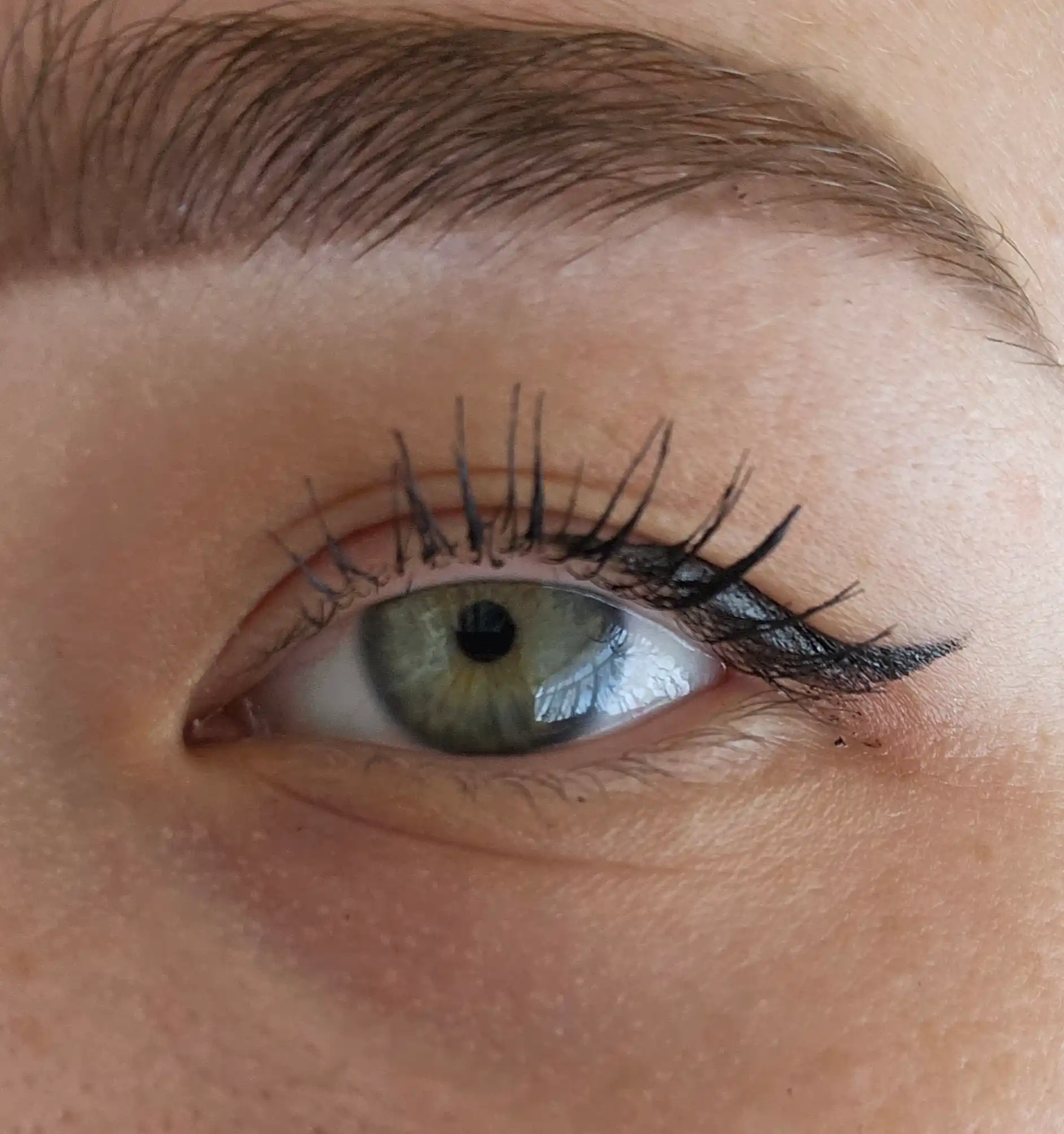Kiprik uchun tush Maybelline New York Lash Sensational Sky High, qora rang, 9.6 ml