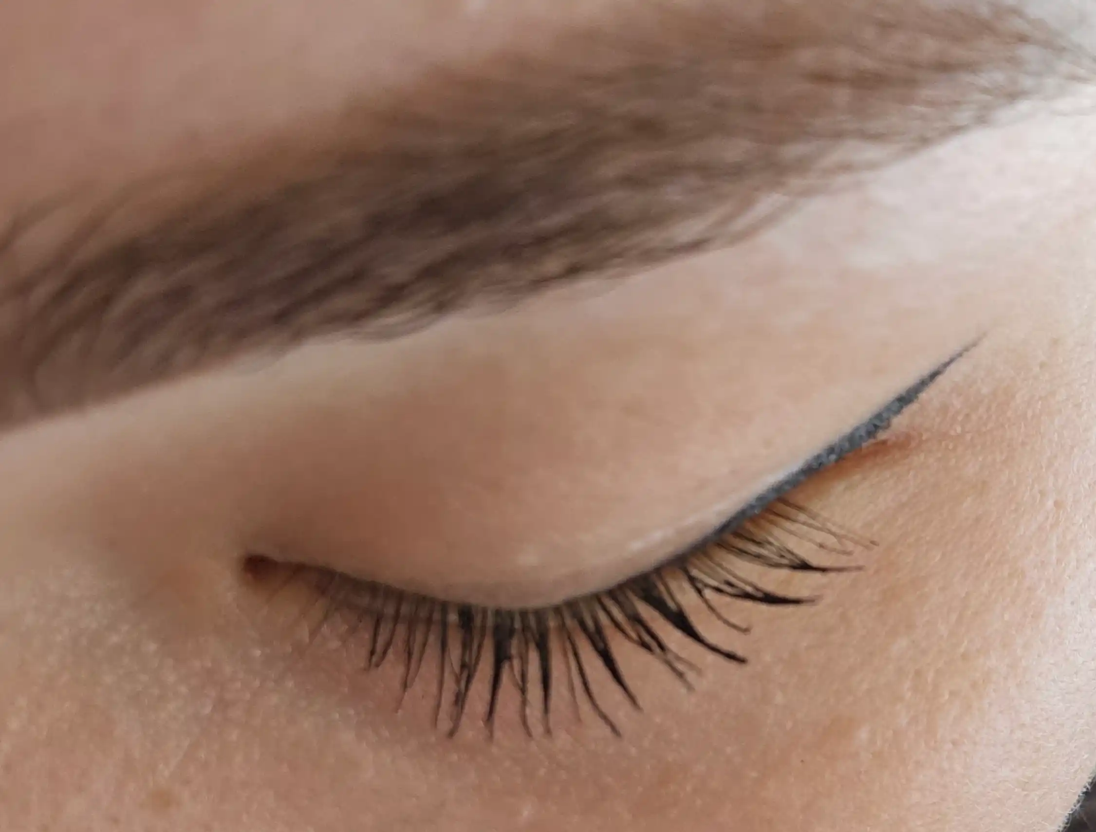 Kiprik uchun tush Maybelline New York Lash Sensational Sky High, qora rang, 9.6 ml