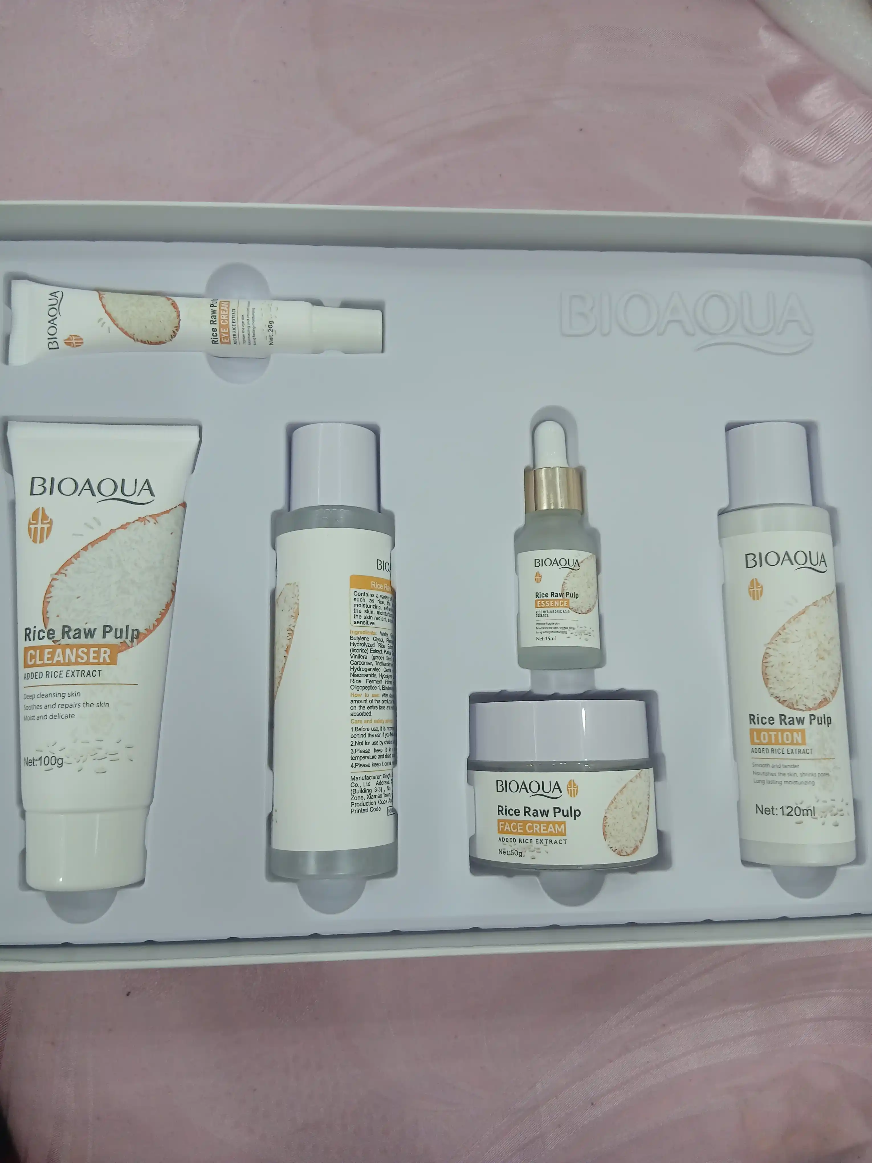 Bioaqua yuz uchun kosmetika toplami 6 tasi 1 da, krem koz atrofidagi,emulsiya,serum, tonik