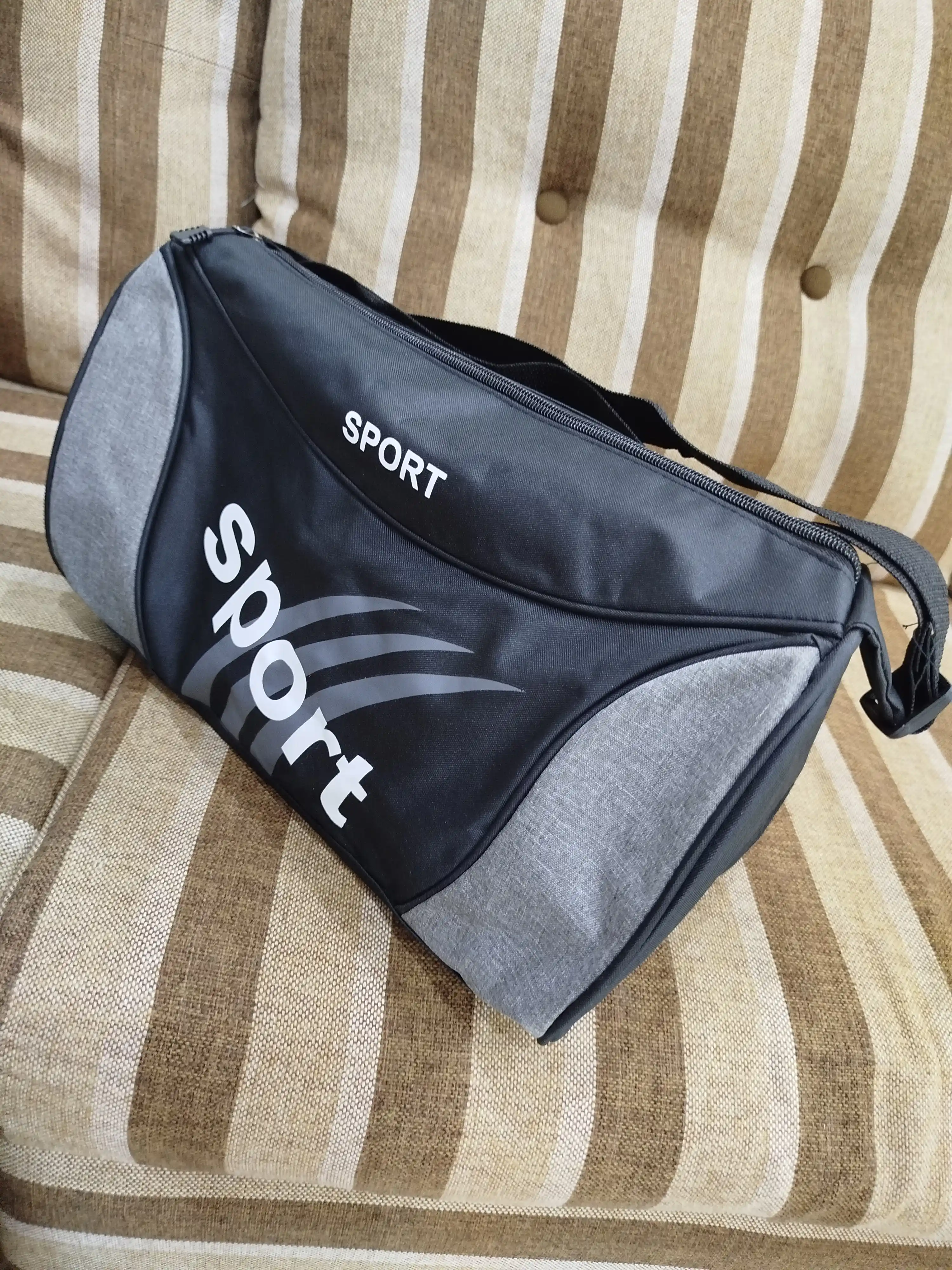 Fitnes, maktab va sport zali uchun erkaklar uchun sayohat sport sumkasi