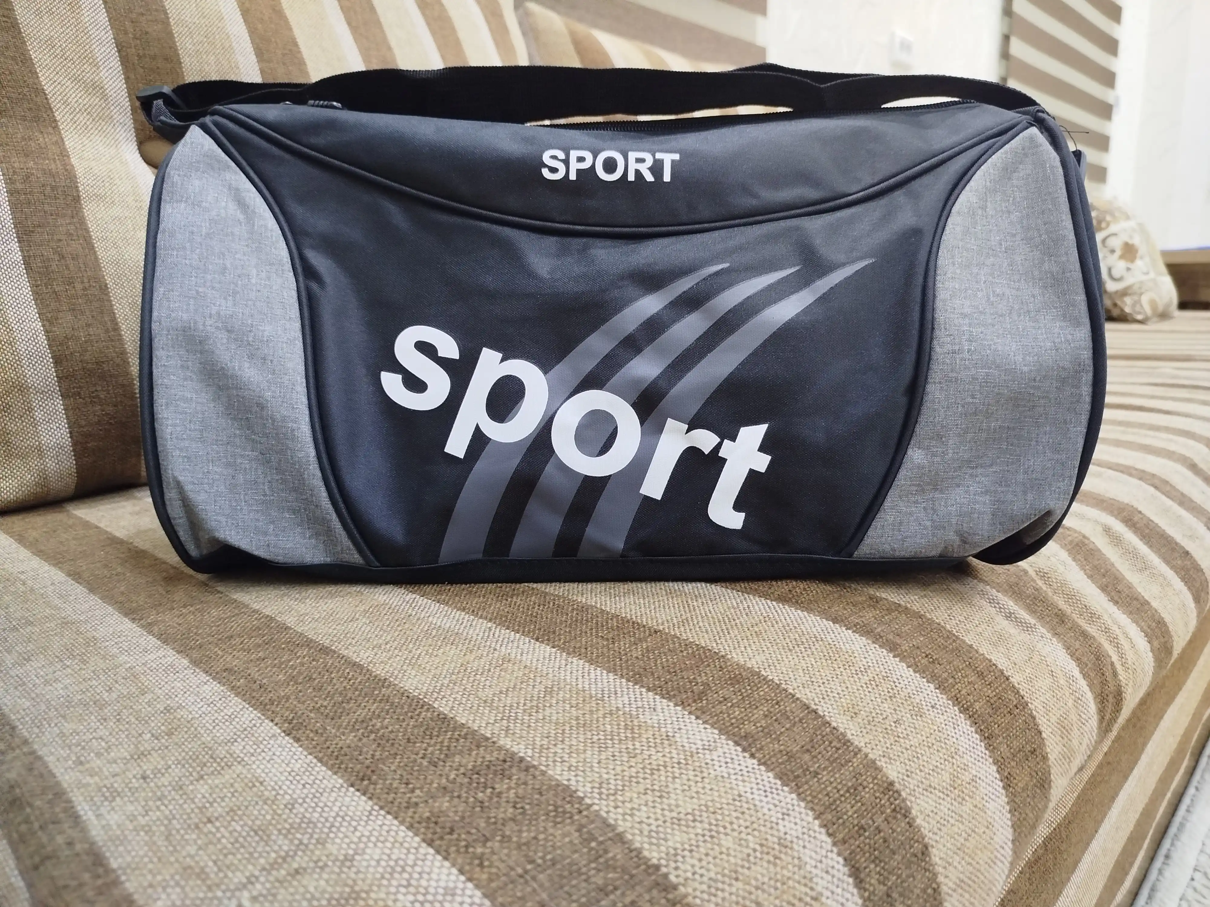 Fitnes, maktab va sport zali uchun erkaklar uchun sayohat sport sumkasi
