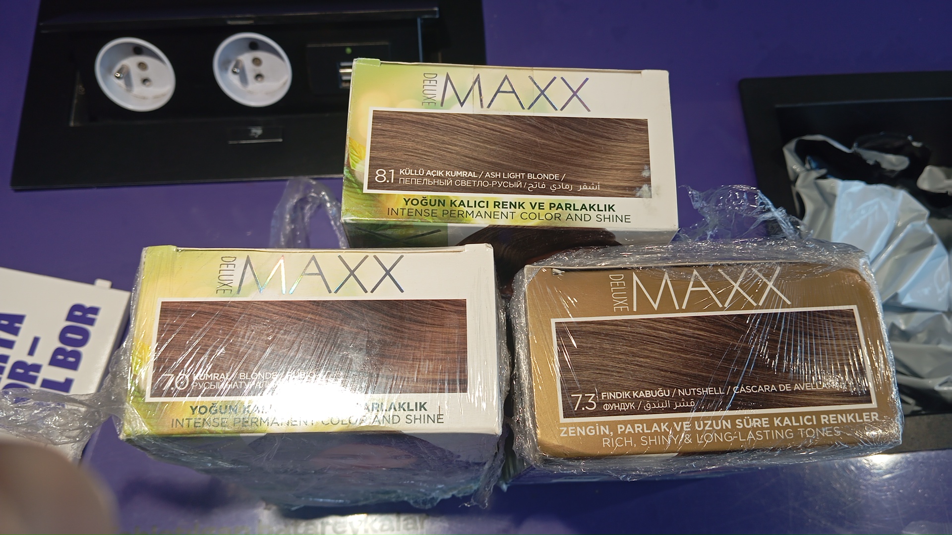 Крем - краска для волос MAXX Deluxe Beauty Expert, стойкое окрашивание волос
