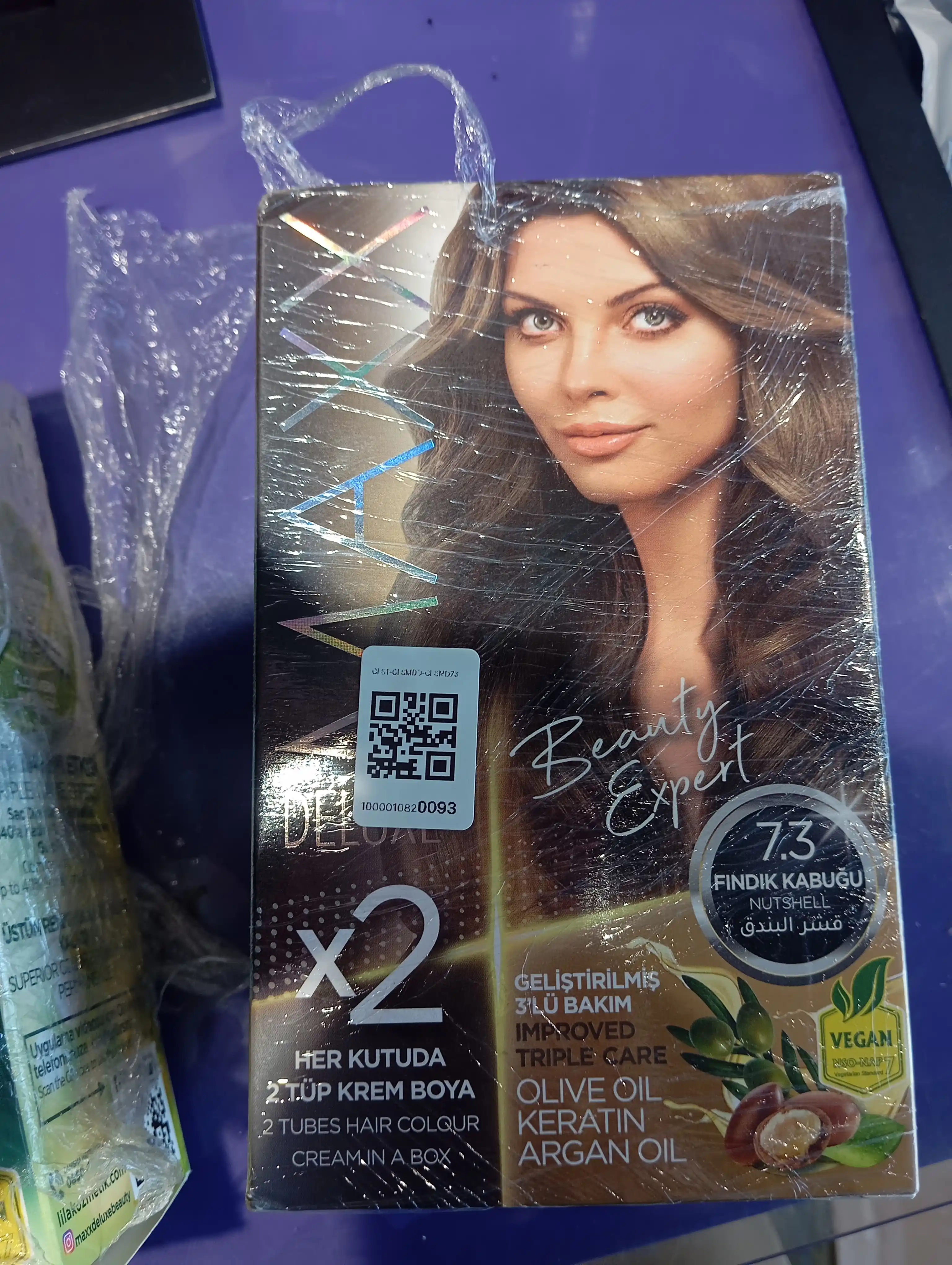 Крем - краска для волос MAXX Deluxe Beauty Expert, стойкое окрашивание волос