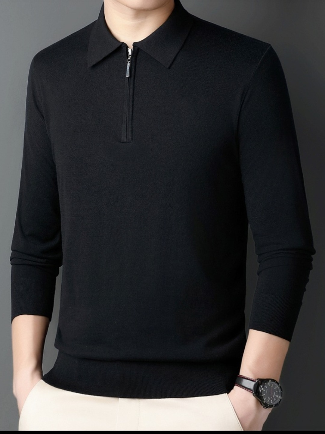 Ochiq porno videoda shirinliklar Jamoat metrosida bir yigit uning yubkasi ostidagi mushukchasini barmoqlarini silaydi.