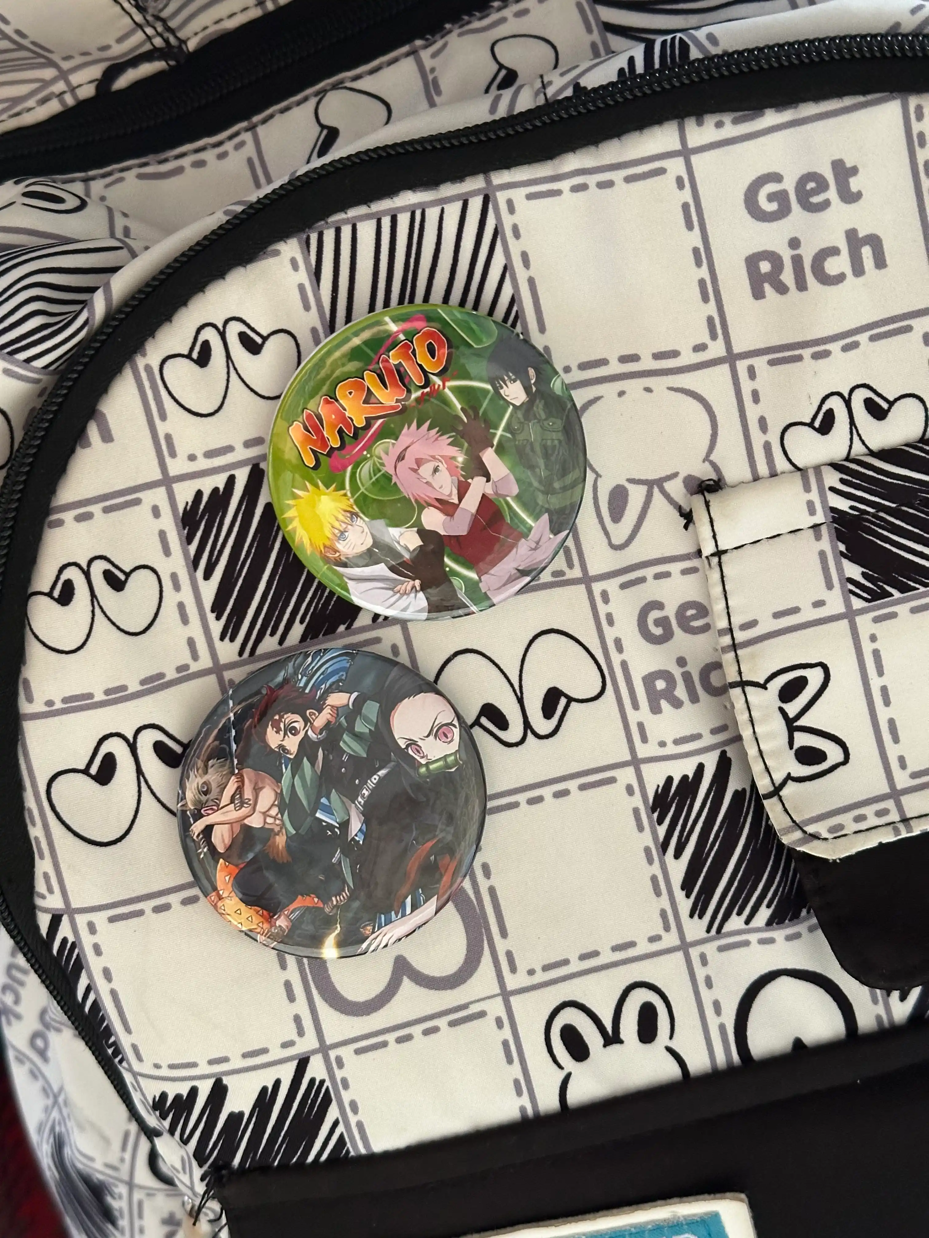 Kiyimlar, sumkalar, anime mavzulari uchun nishonlar Jinlarni kesadigan pichoq, 58 mm