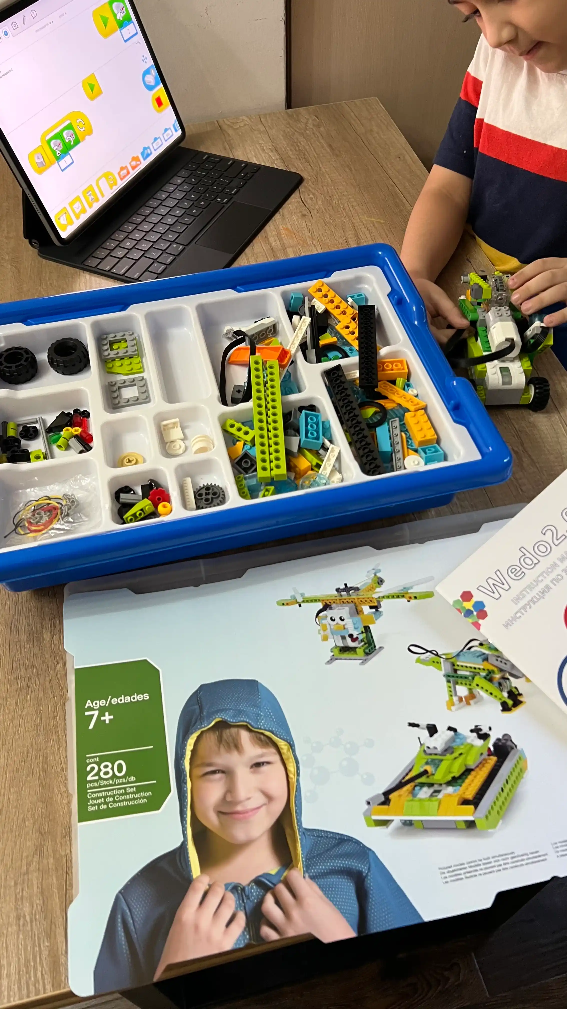 LEGO WeDo 2.0 konstruktori, akkumulyator va 2 ta motorchikli – robototexnika, 800+ model