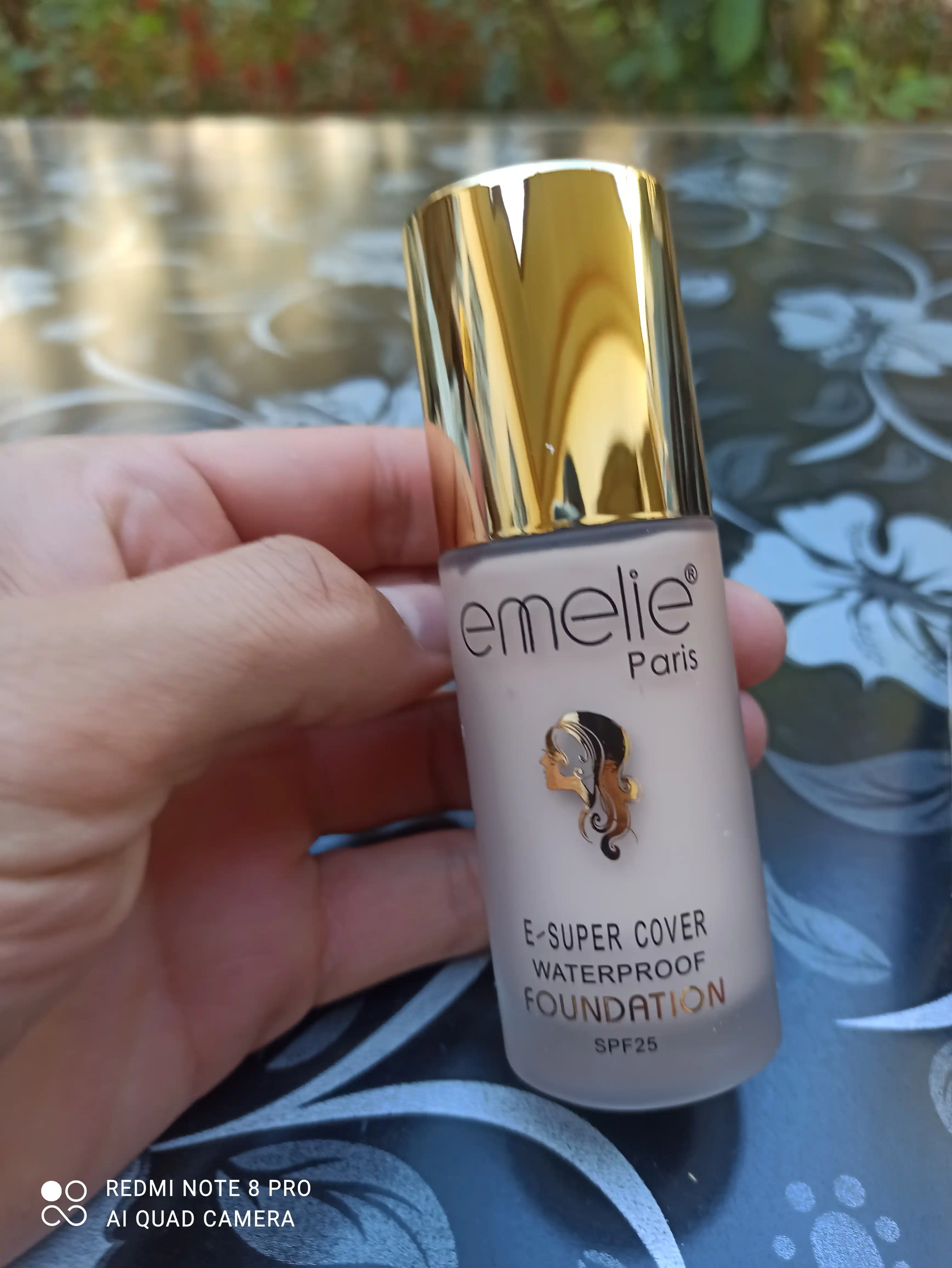 Emelie тональный крем для лица SPF 25, увлажняющий, матовый тон 01 и 02, 45 мл