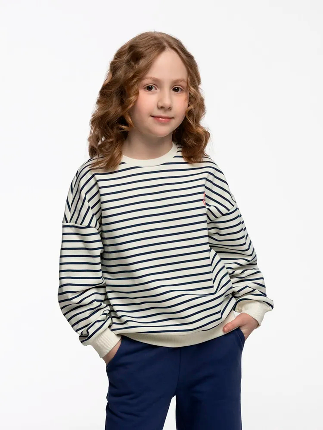 Ozining klitorini yalaydi