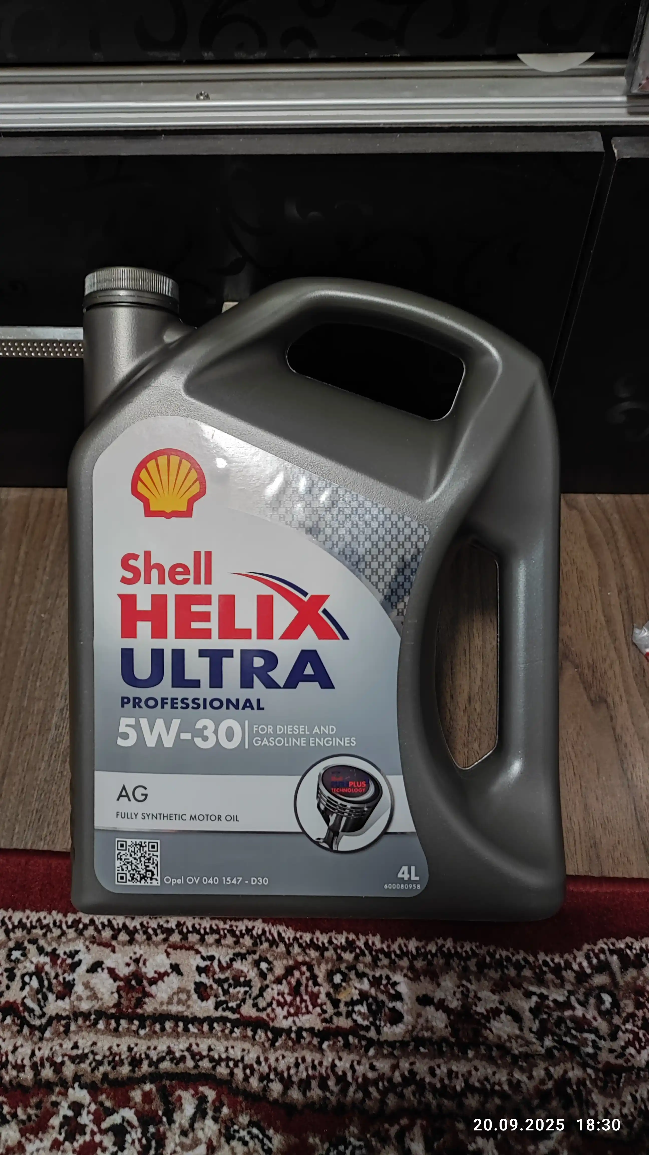 Moy Shell Helix Ultra Professional AG 5W-30, 4 litr