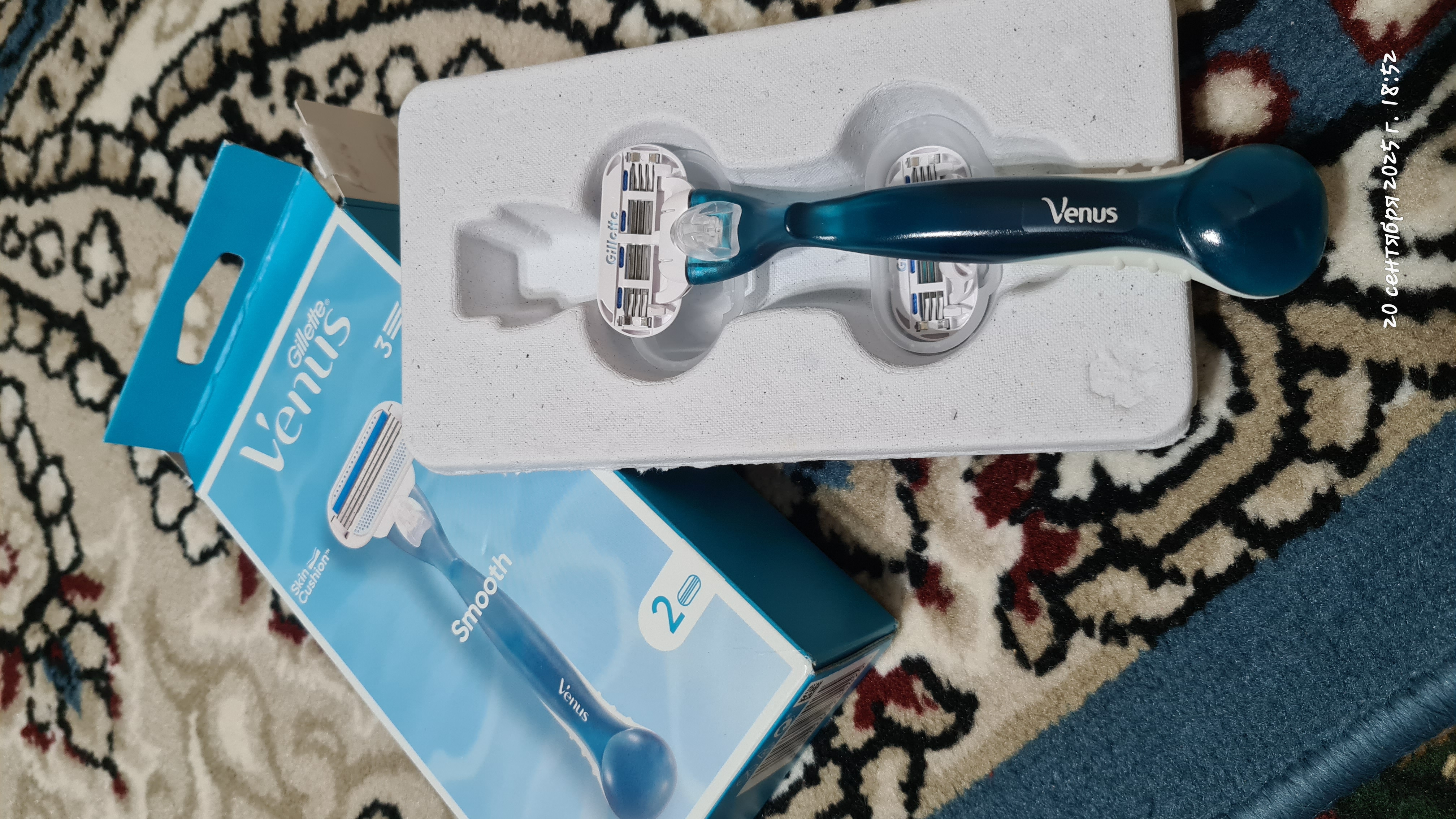Женская бритва Venus Smooth, с 2 сменными кассетами