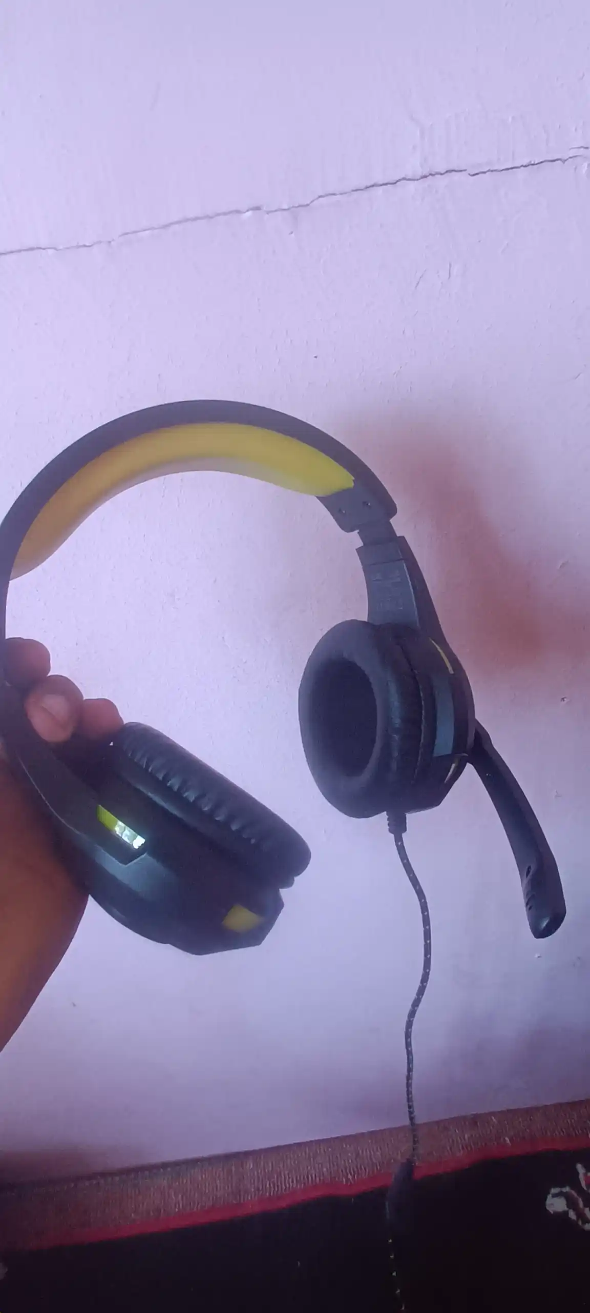 Simli o'yin quloqchinlari 2E Gaming HG300 LED 2E-HG300BK, kompyuter uchun, mikrofonli