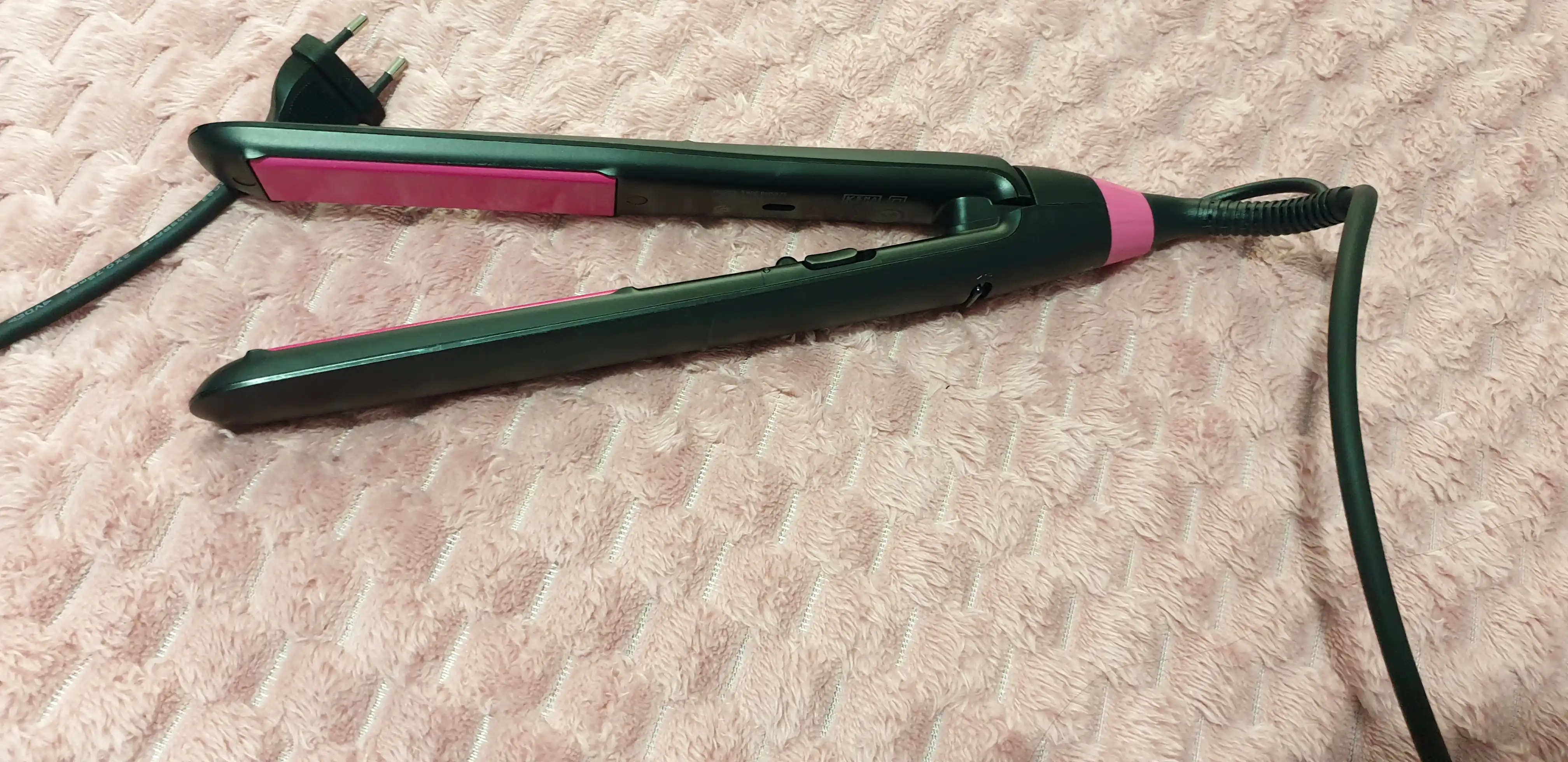 Выпрямитель для волос Philips BHS375
