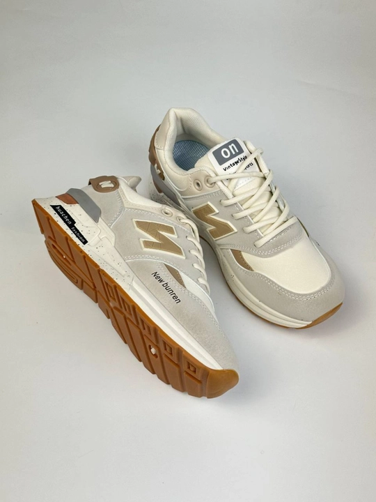Кроссовки женские White Flame – сочетание элегантности и силы в белом исполнении