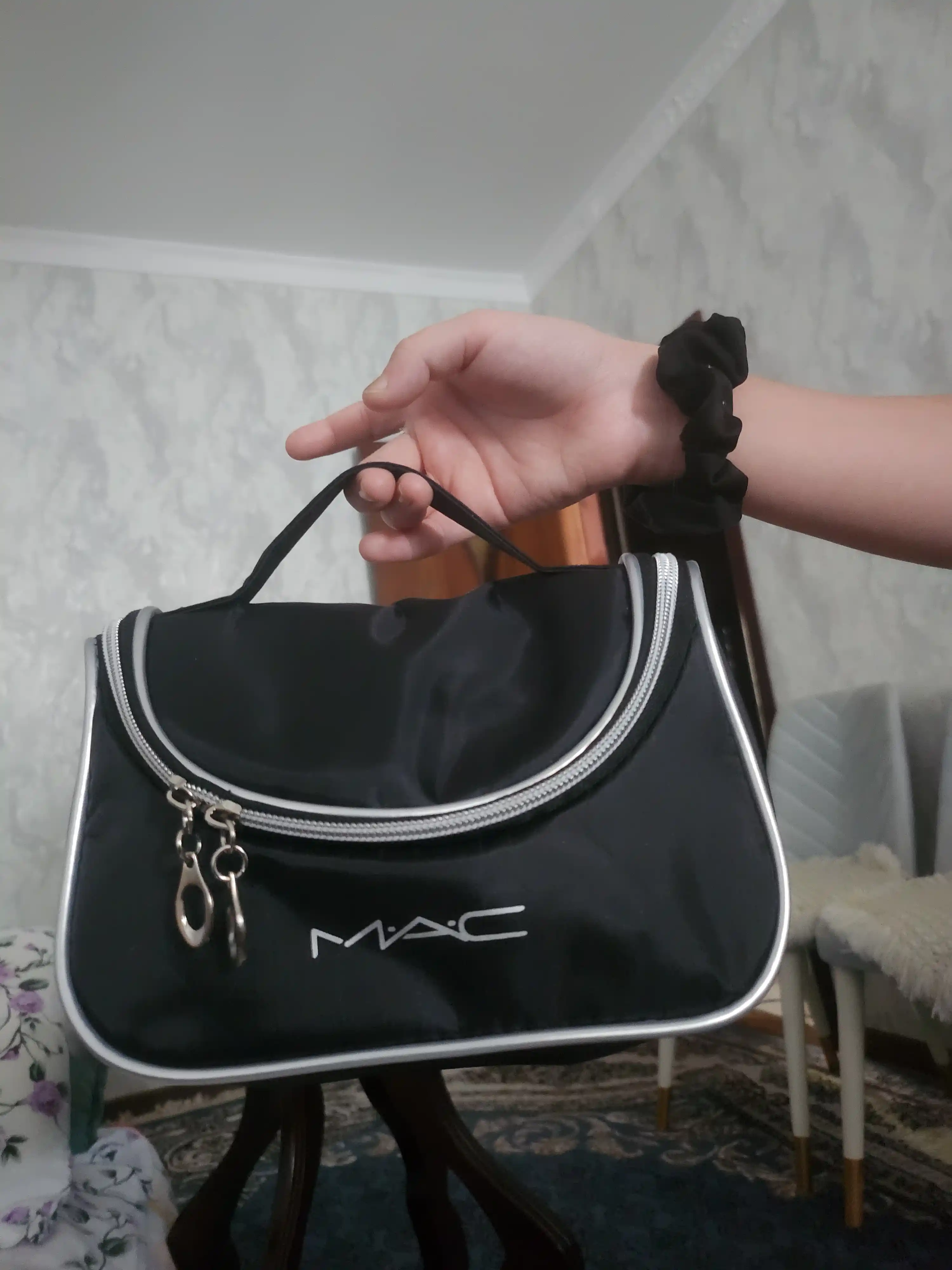 Сумка косметичка на молнии непромокаемая, с ручкой MAC