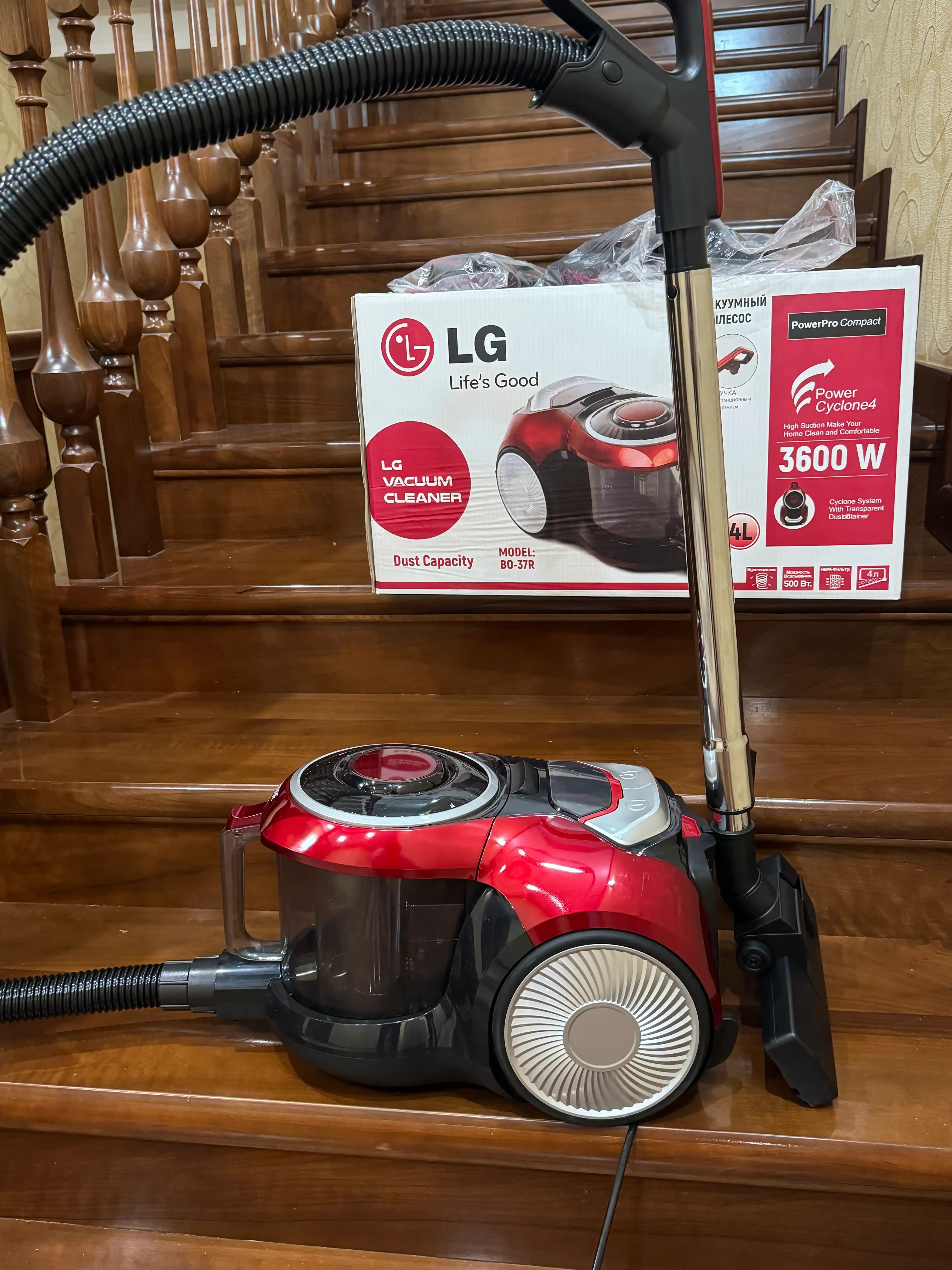 Пылесос LG мощный 3600W, инновационный циклонный, телескопической трубой, HEPA фильтр