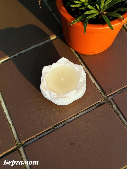 Dekorativ aroma-sham “Lotos” 9×9×4 sm