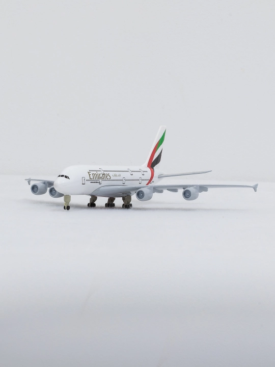 Модель самолёта Airbus A380, Emirates, 20 см, Шасси, Металл+пластик