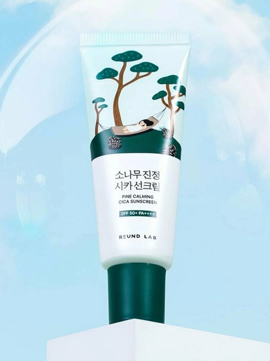 Спф крем для кожи с акне Round Lab Pine Calming Cica Sunscreen