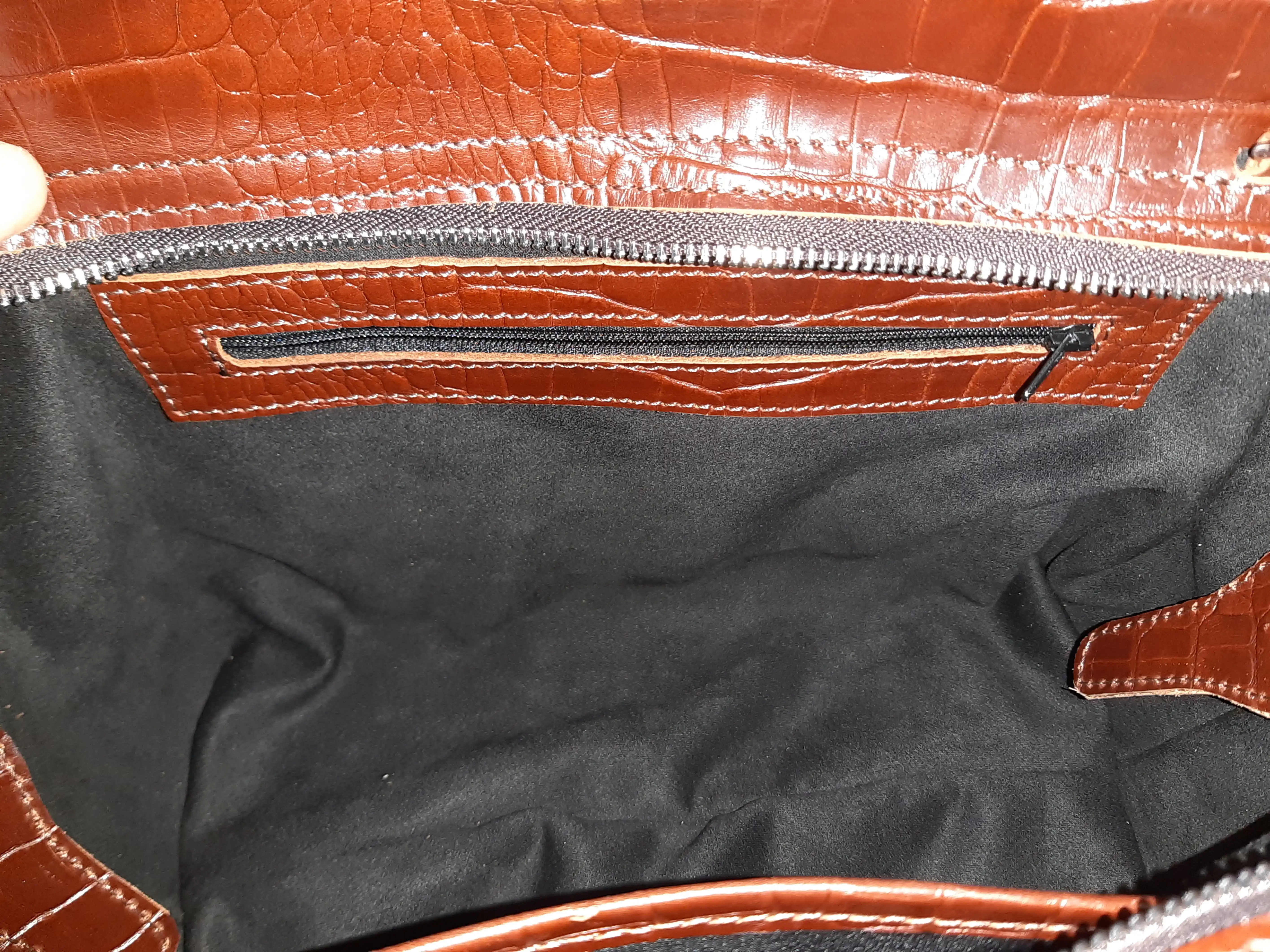 Ayollar sumkasi tabiiy charmdan Black Gator