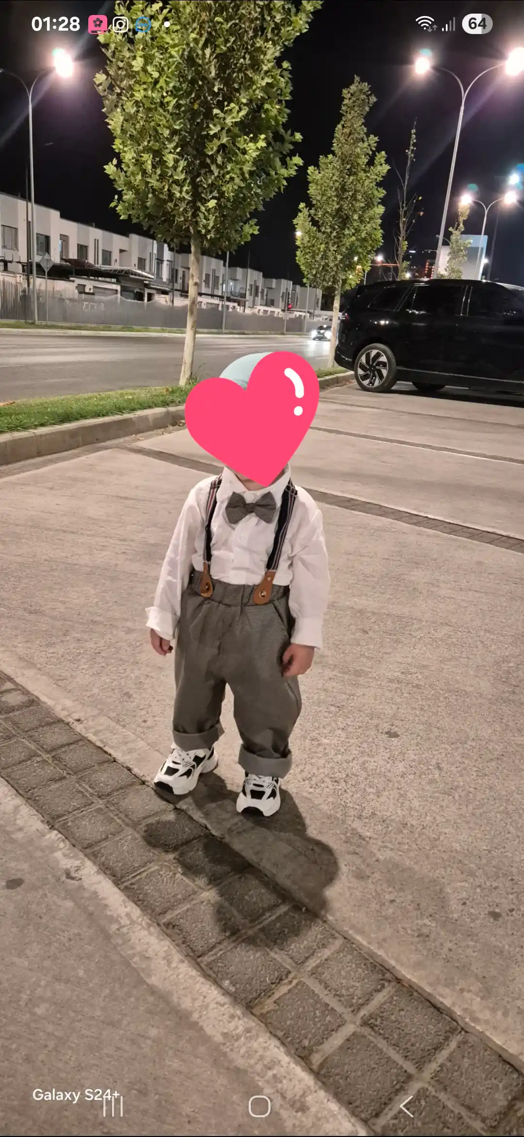 Klassik bayram kostyumi O'g'il va qiz bolalar uchun
