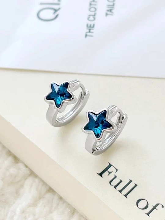 Ayollar sirg'alari "Ko‘k yulduz" - yulduzlarning kumush porlashi
