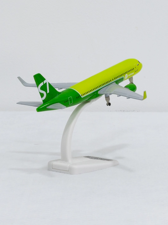 Модель самолёта Airbus A320, S7 Airlines, 20 см, шасси, металл + пластик