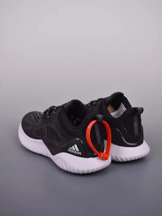 Adidas sport va kundalik kiyim uchun erkaklar va ayollar krossovkalari