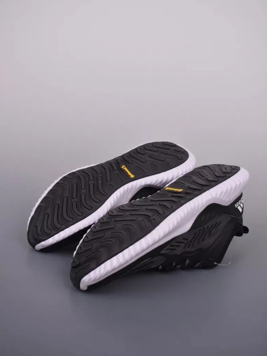Adidas sport va kundalik kiyim uchun erkaklar va ayollar krossovkalari