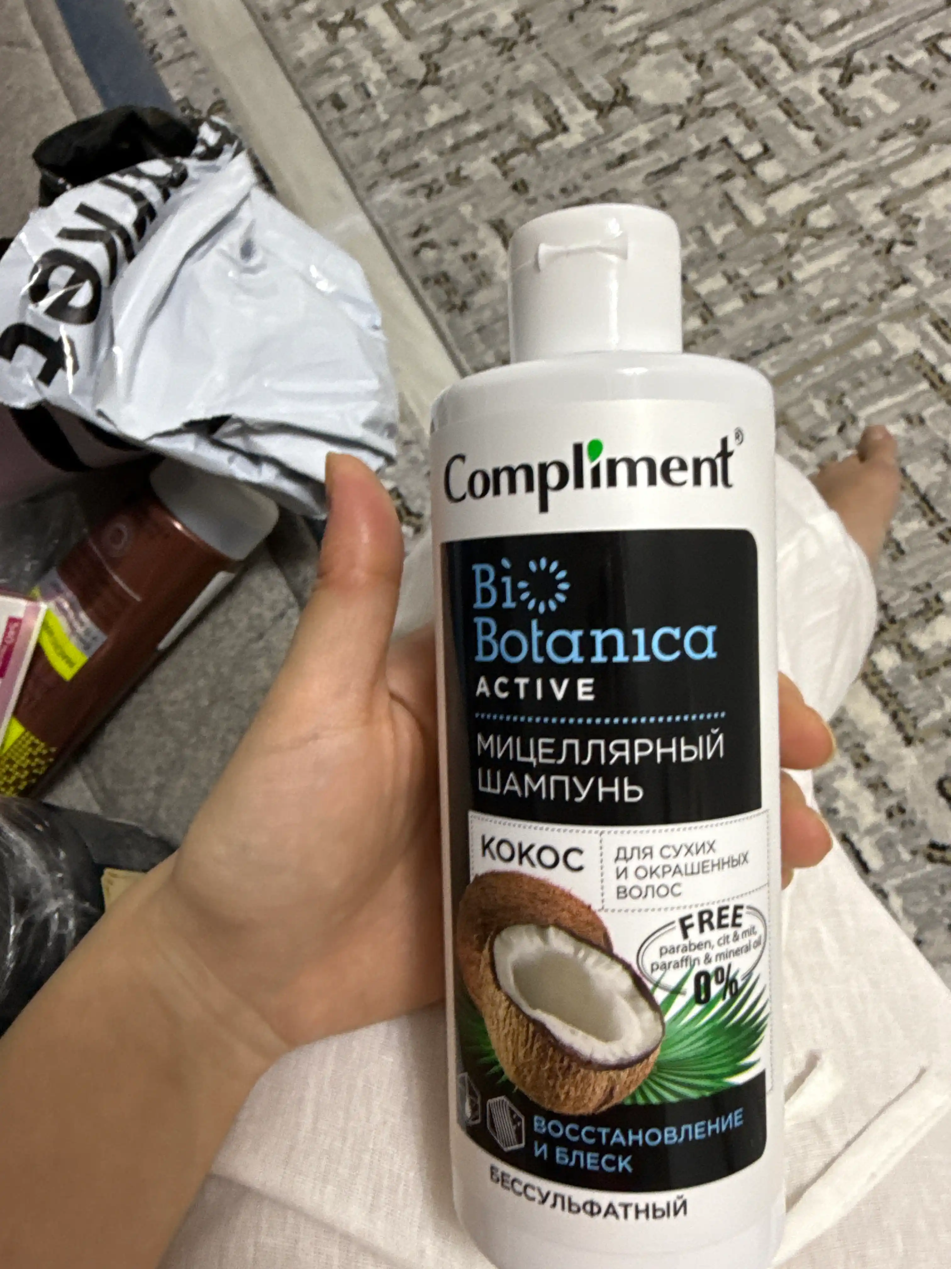 Quruq va bo'yalgan sochlar uchun misellar, sulfatsiz shampun, Compliment, 380 ml
