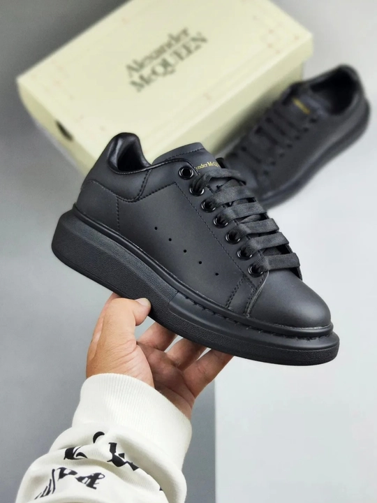 Ayollar va qizlar uchun krossovkalar Alexander Maqueen