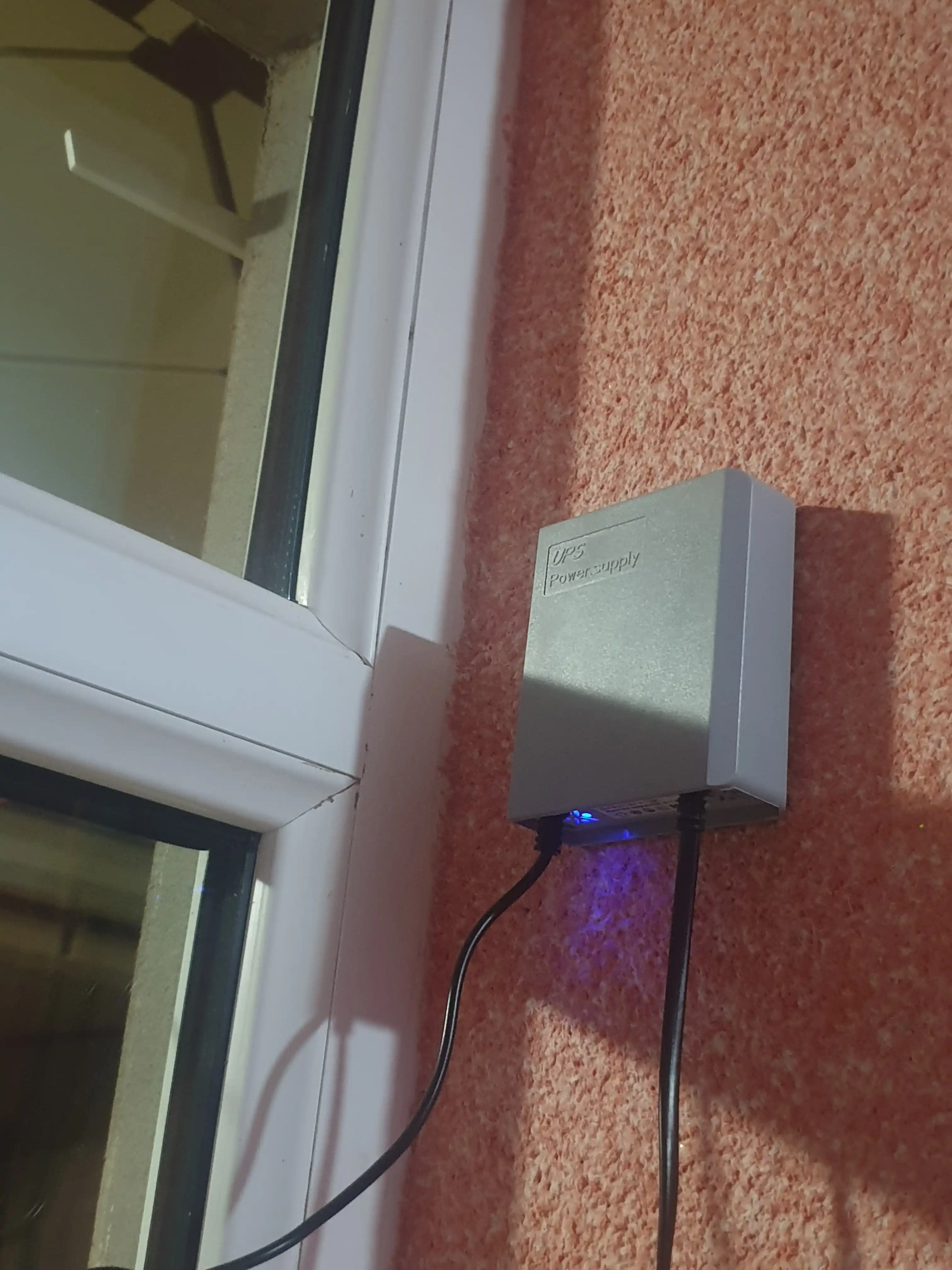 Mini UPS один выход 12 Вт, 1.5A ИБП для роутеров и камеры