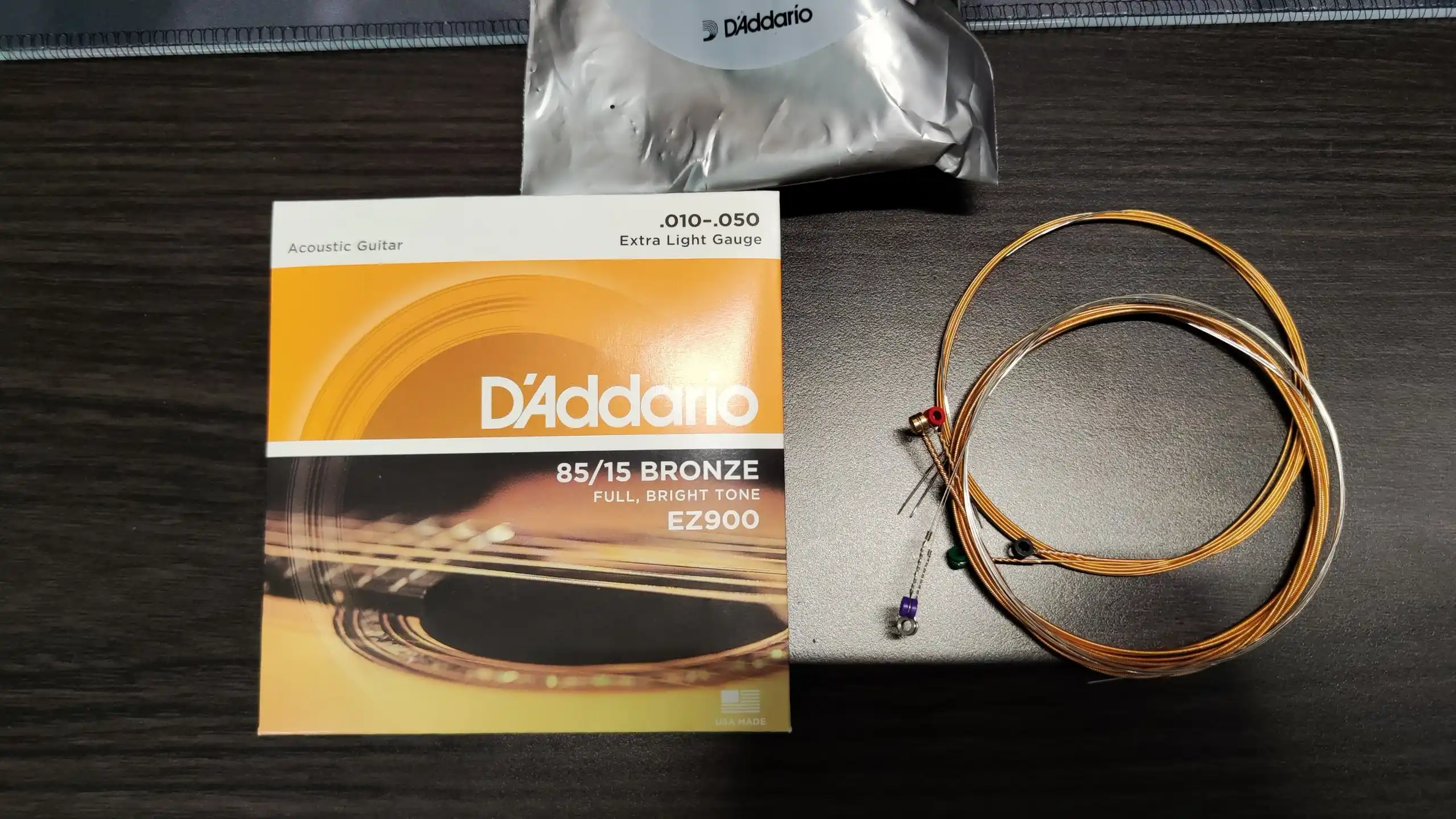 D'addario EZ910 akustik gitara torlari, Kalibr 011-052, Bronza 85/15 + Mediatr