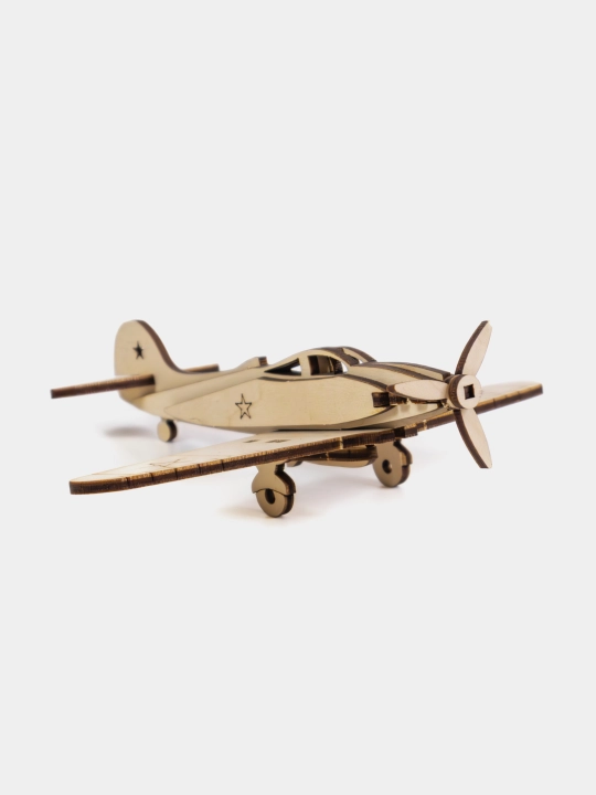 Конструктор, самолет бомбaрдировщик. P-39 Aircobra