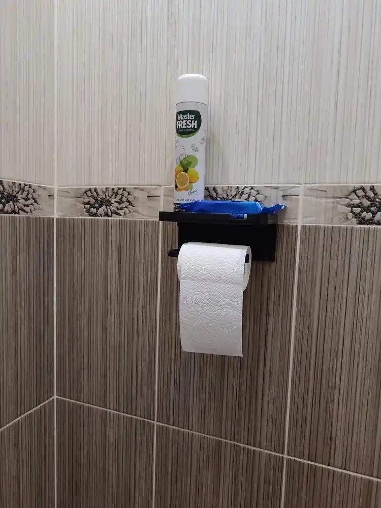 Tualet qog'ozi ushlagichi, plastmassa, o'z-o'zidan yopishtiruvchi, telefon stendli