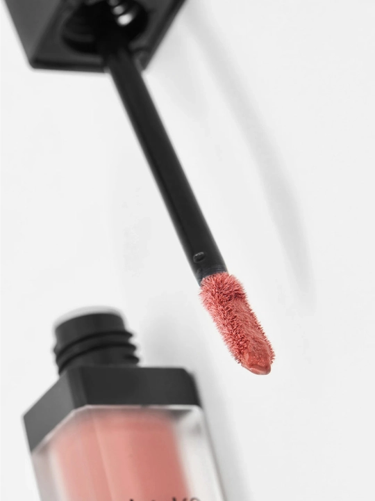 Labga blesk Note Mattemoist Lipgloss 401, 402, 403, 409, 410, 411, 412, 413 va 414, 6 ml