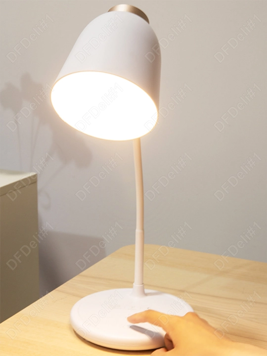 Лампа настольная 4w (бл) 17850 Deli, 17850