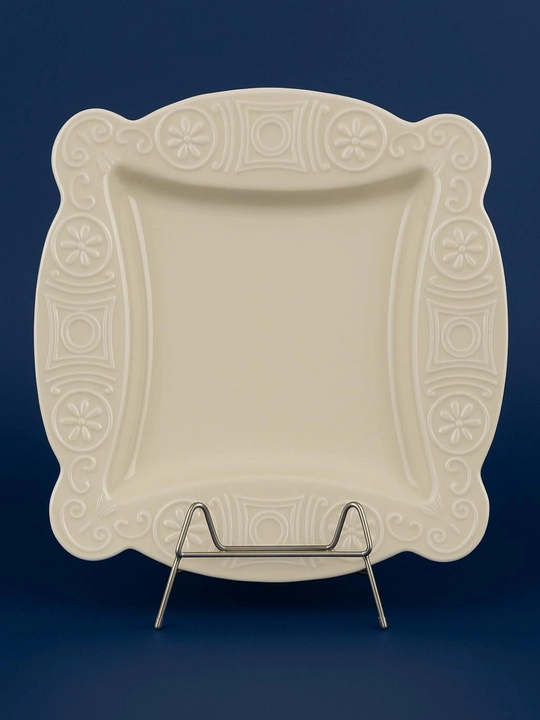Nafis kvadrat likopcha, chetlarida nafis naqsh bilan, 10" 26 sm