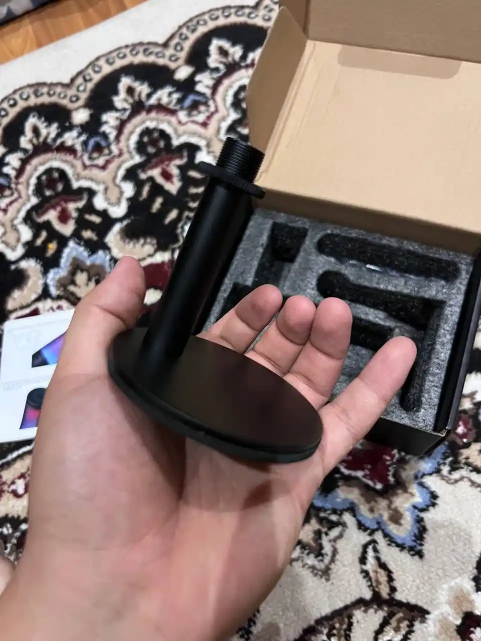 O'yin uchun kondensatorli RGB mikrofon ME6S, pop-filtr va stend bilan