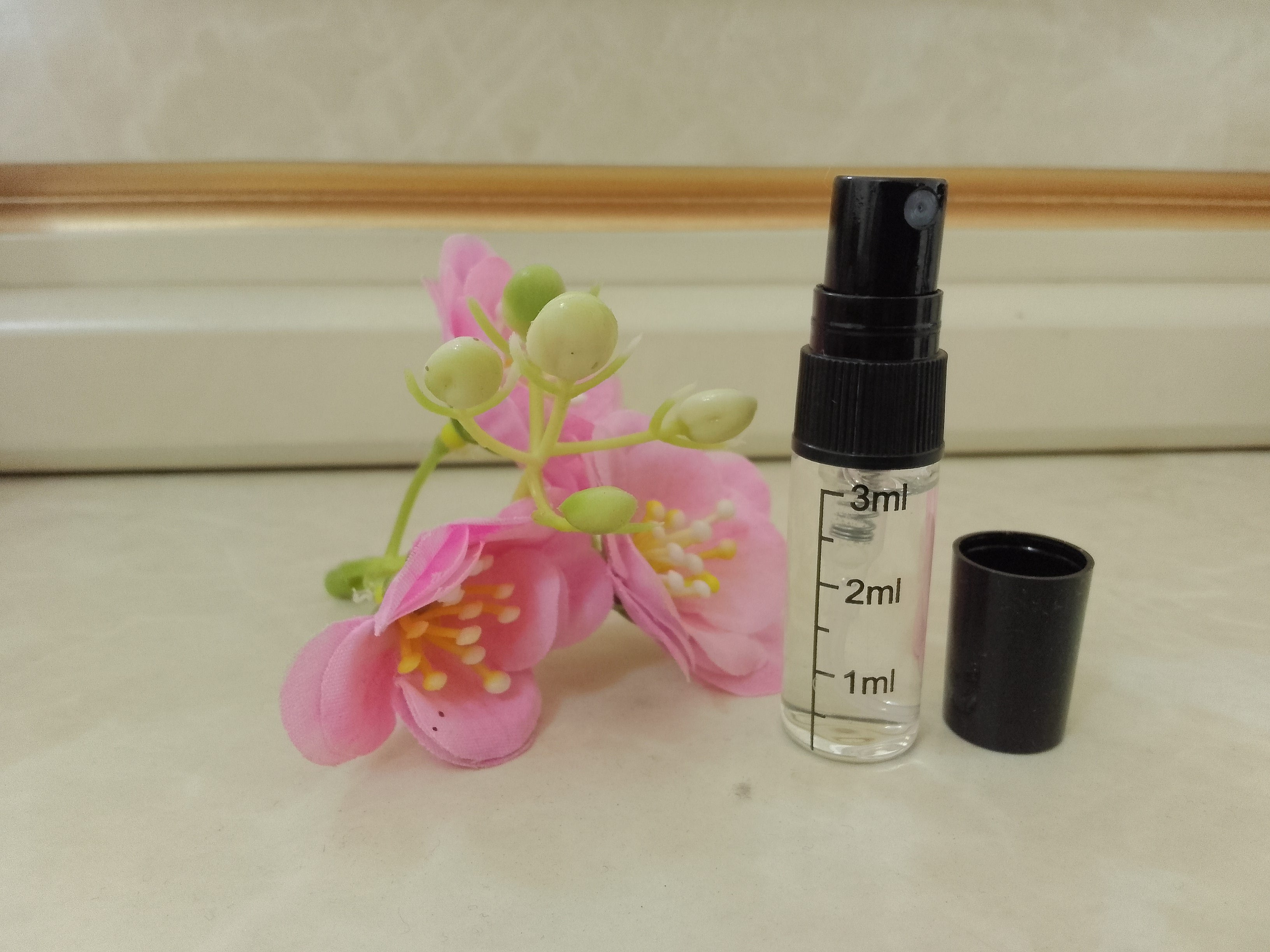 Atir Louis Vuitton Symphony, erkaklar va ayollar uchun