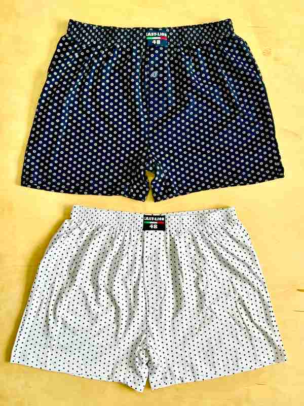 Kombinezondagi qizlar