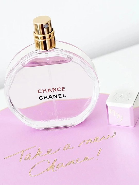 Ayollar xushbo'ylangan suvi Chanel Chance Eau Tendre, gul-sitrusli hid, 100 ml, Fransiya