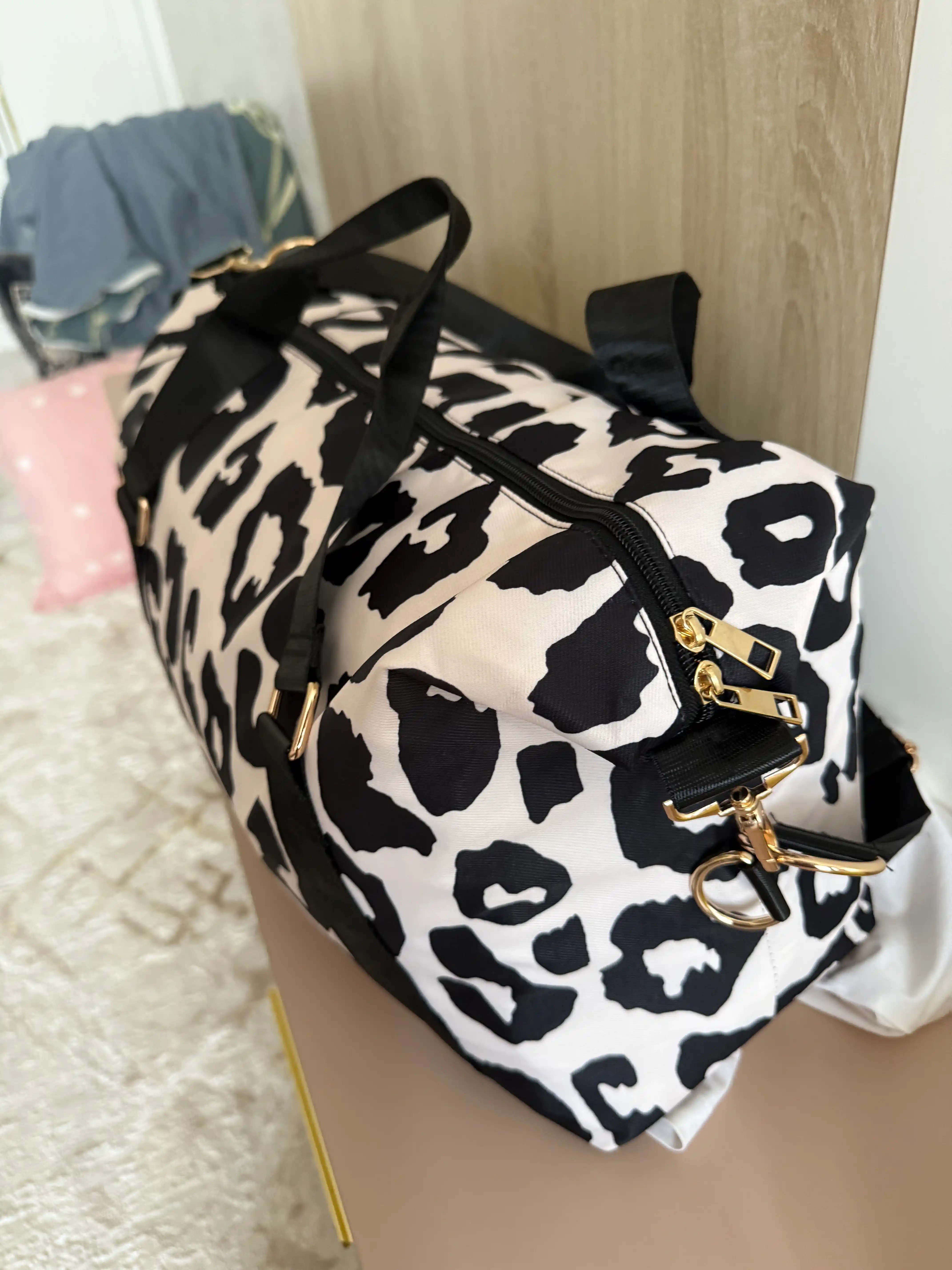 Fitness, basseyn, sayohat uchun ayollar uchun sayohat, sport, leopard sumkasi