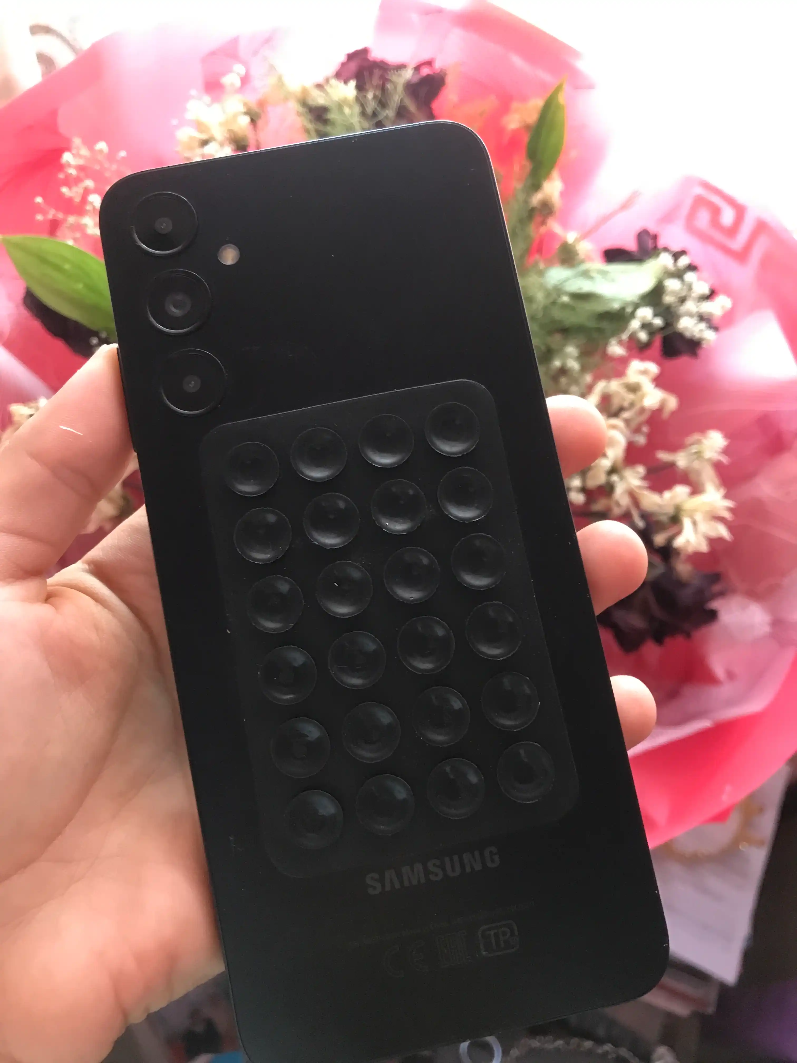 LIPPER – Vakuumli Telefon va Planshet Tutgich (40 ta va 24 ta so‘rg‘ichli)