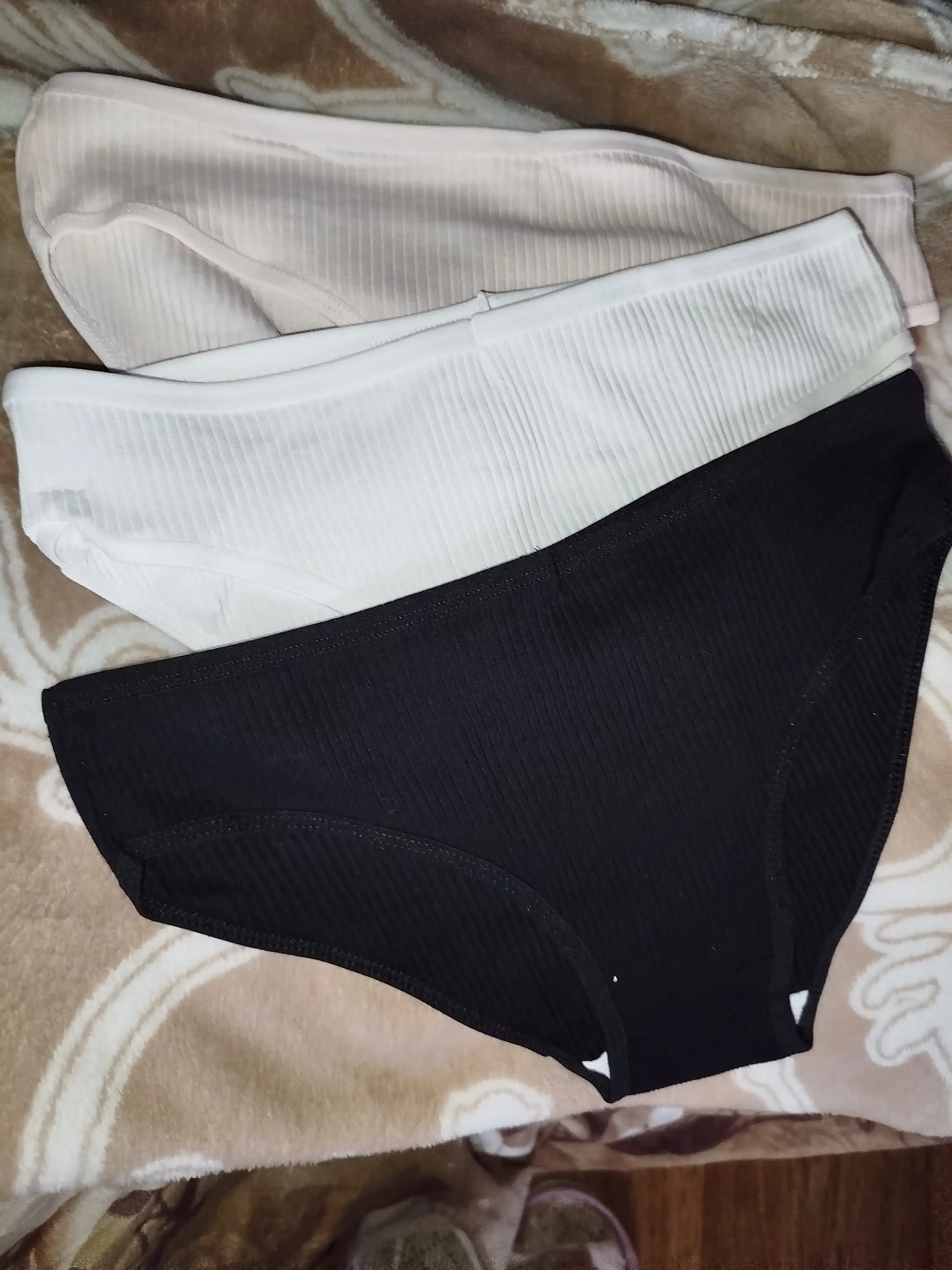 Ayollar trusiklari Kioko. Ayollar paxta slip tursik. Ayollar uchun trusik