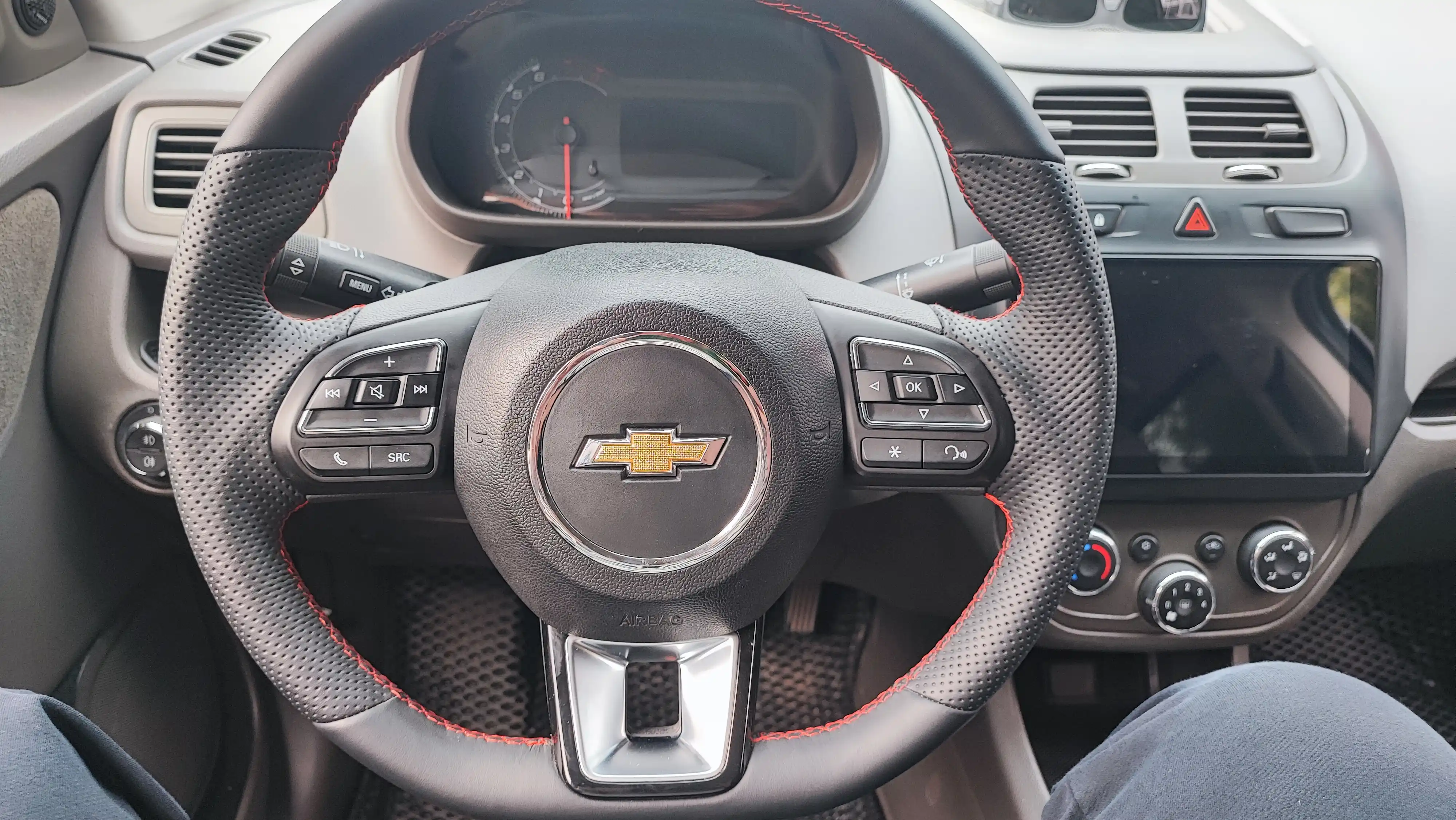 Руль Audi с типтроник и старт-стоп, с эмблемой Chevrolet