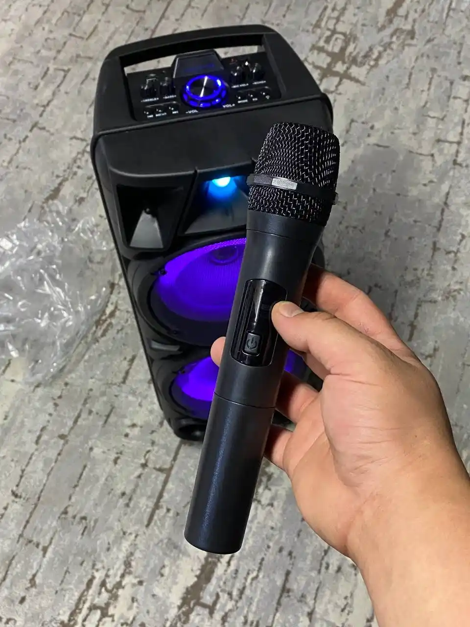 Portativ Bluetooth karnay ZQS8210, yorug‘lik bilan, FM, USB, AUX, kuchli ovoz, bas