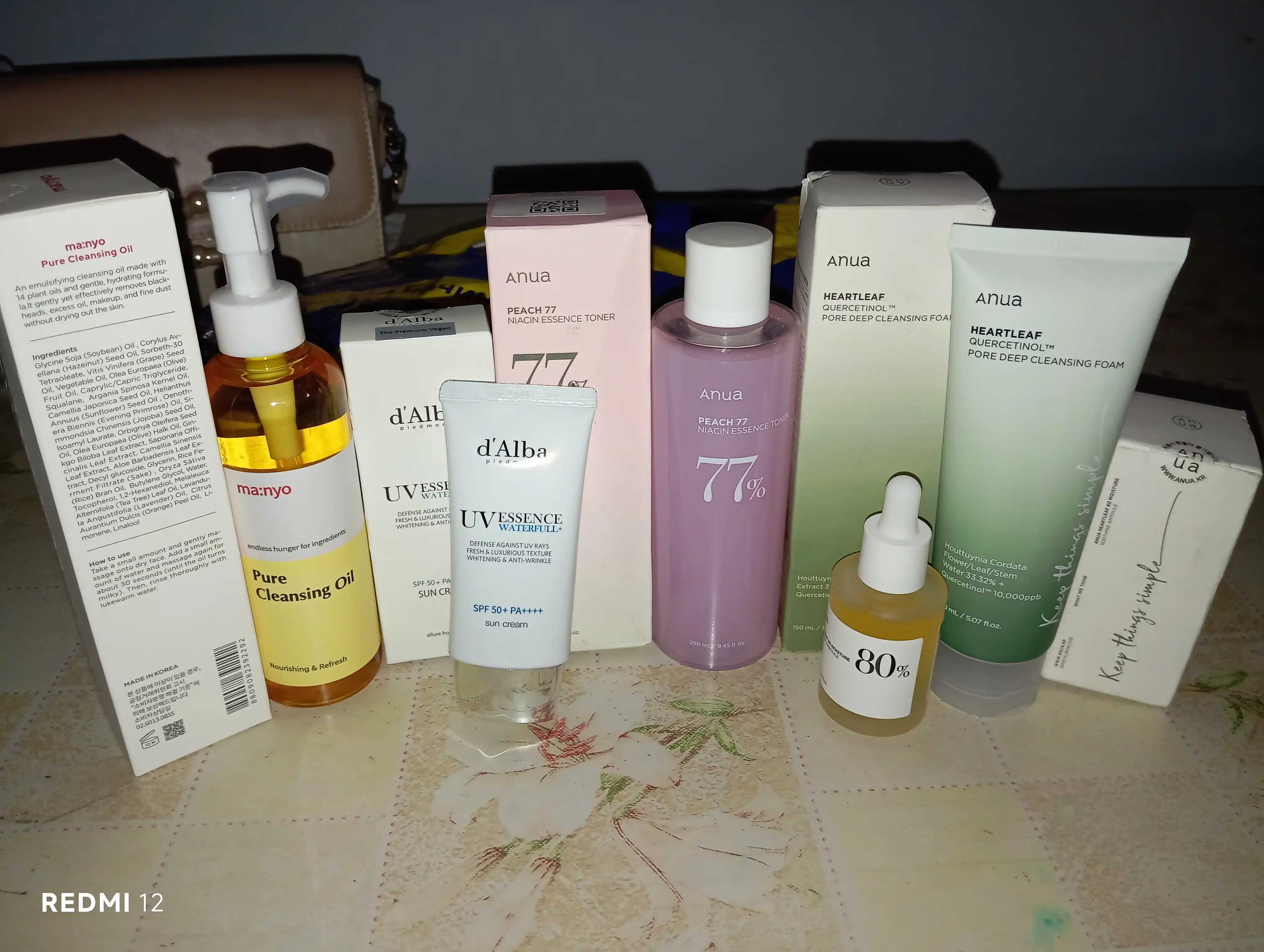 Quyoshdan himoya qiluvchi krem-essensiya SPF 50+ PA++++, sezgir teri uchun