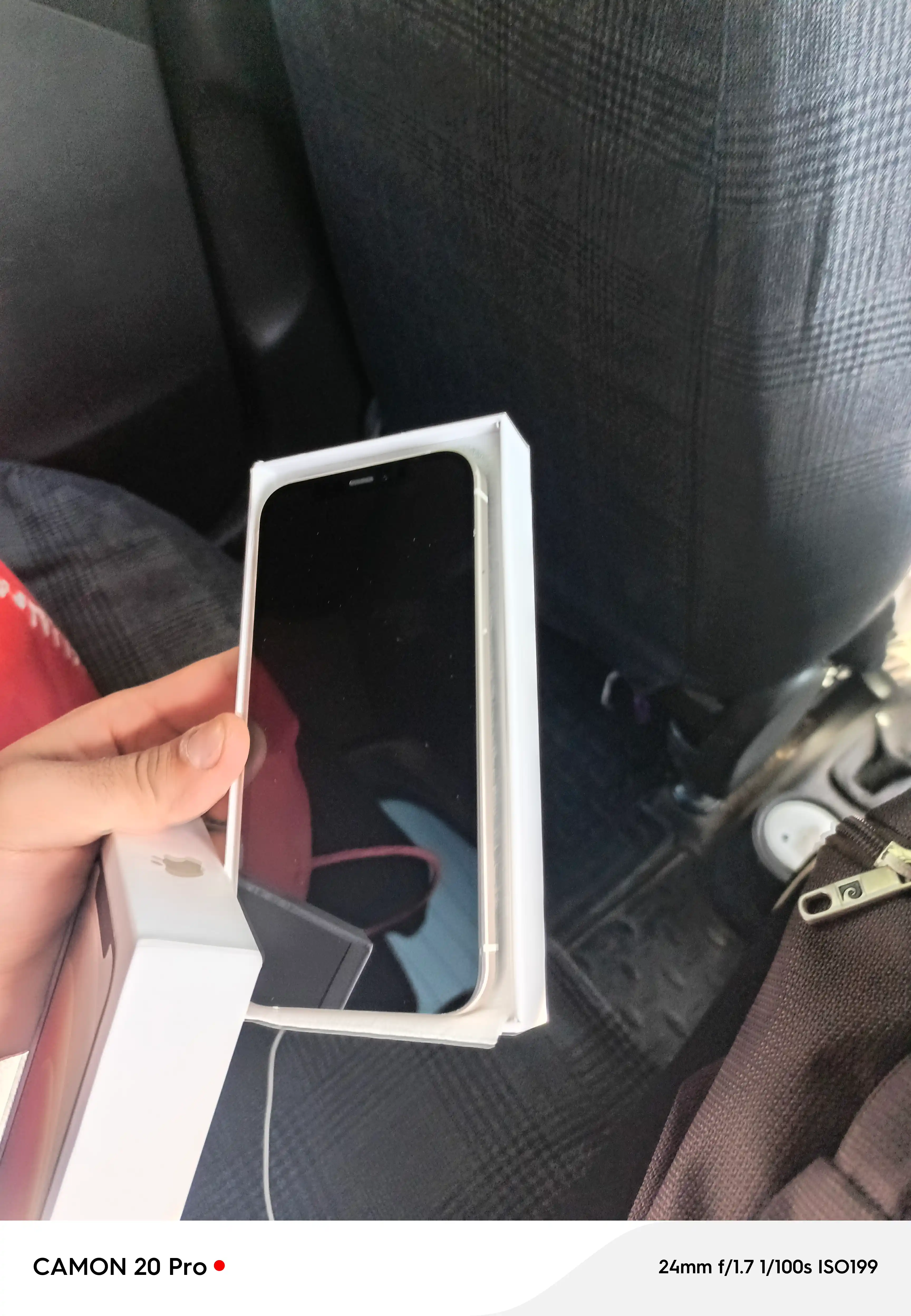 Smartfon Apple iPhone 12, 64/128 GB, SIM+sim, chehol va shisha sovg'a sifatida